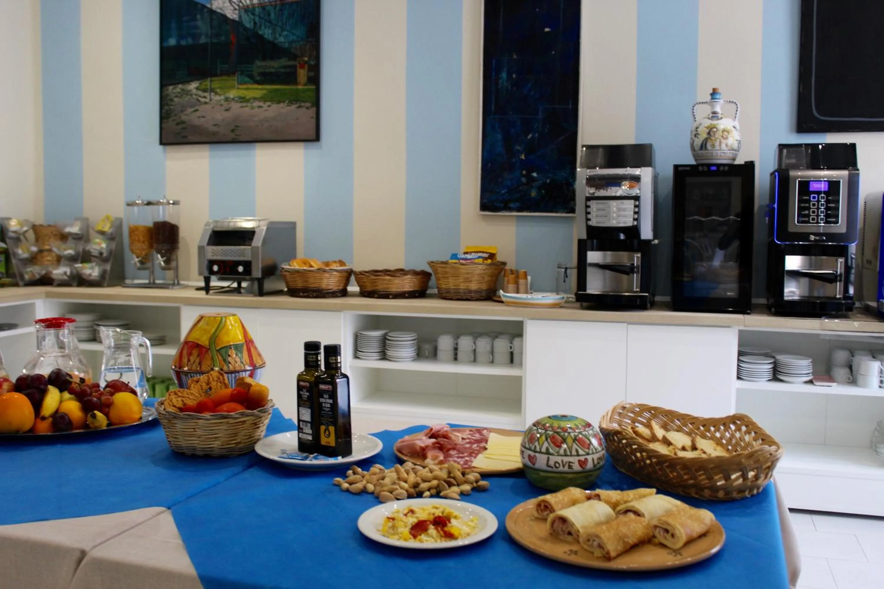 Coffee/tea facilities in Albergo Del Santuario