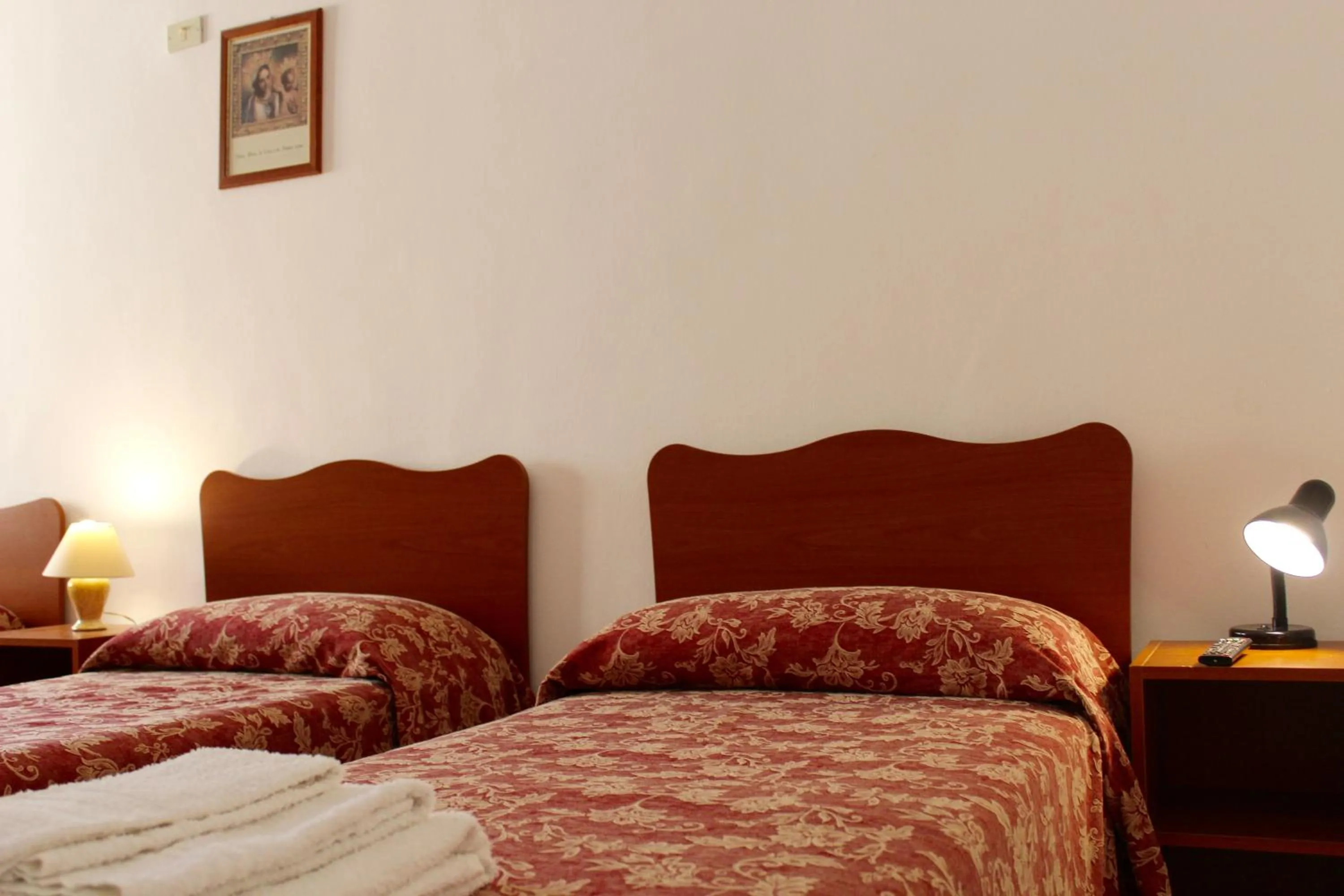 Bed in Albergo Del Santuario