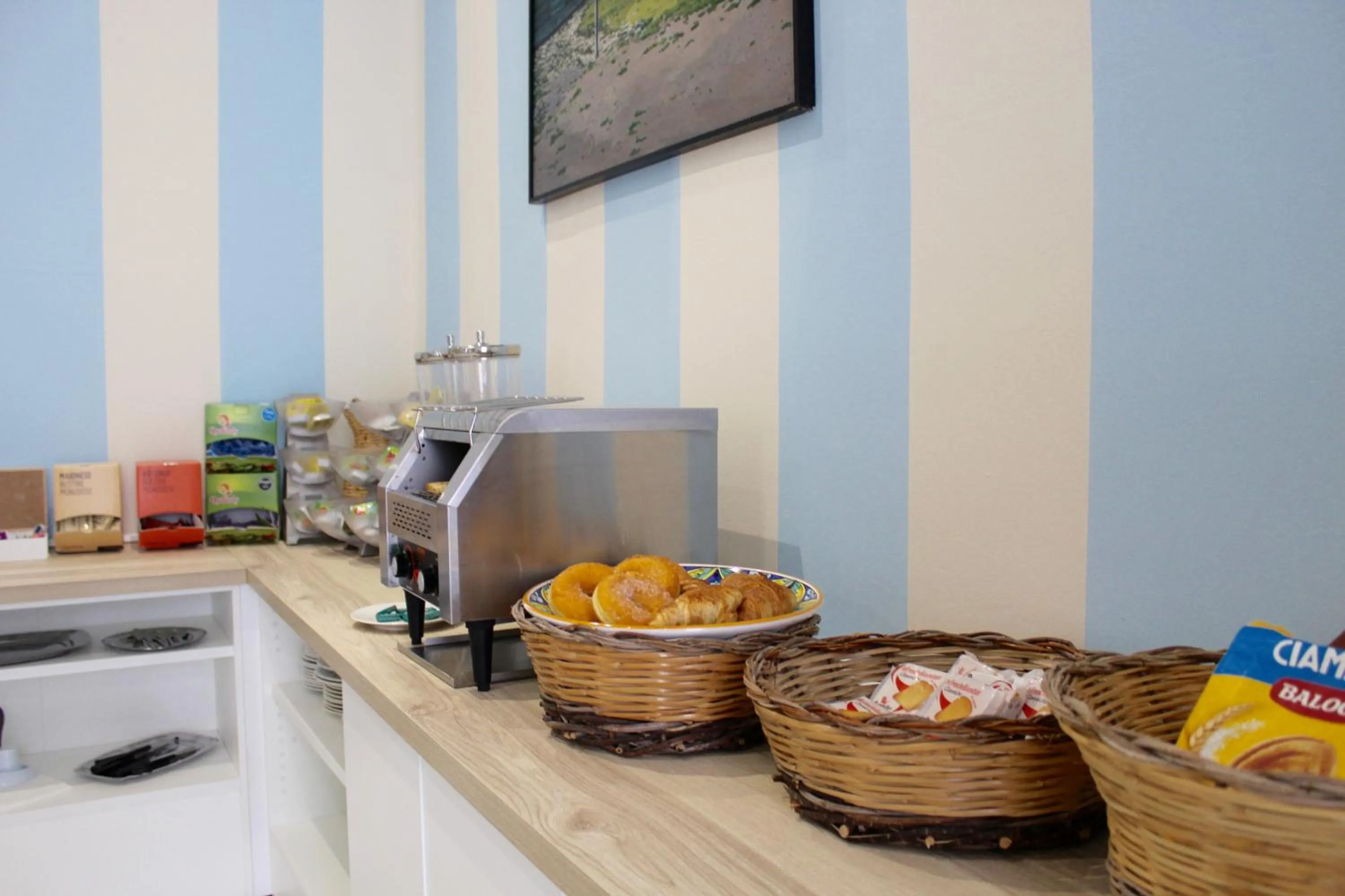 Coffee/tea facilities in Albergo Del Santuario