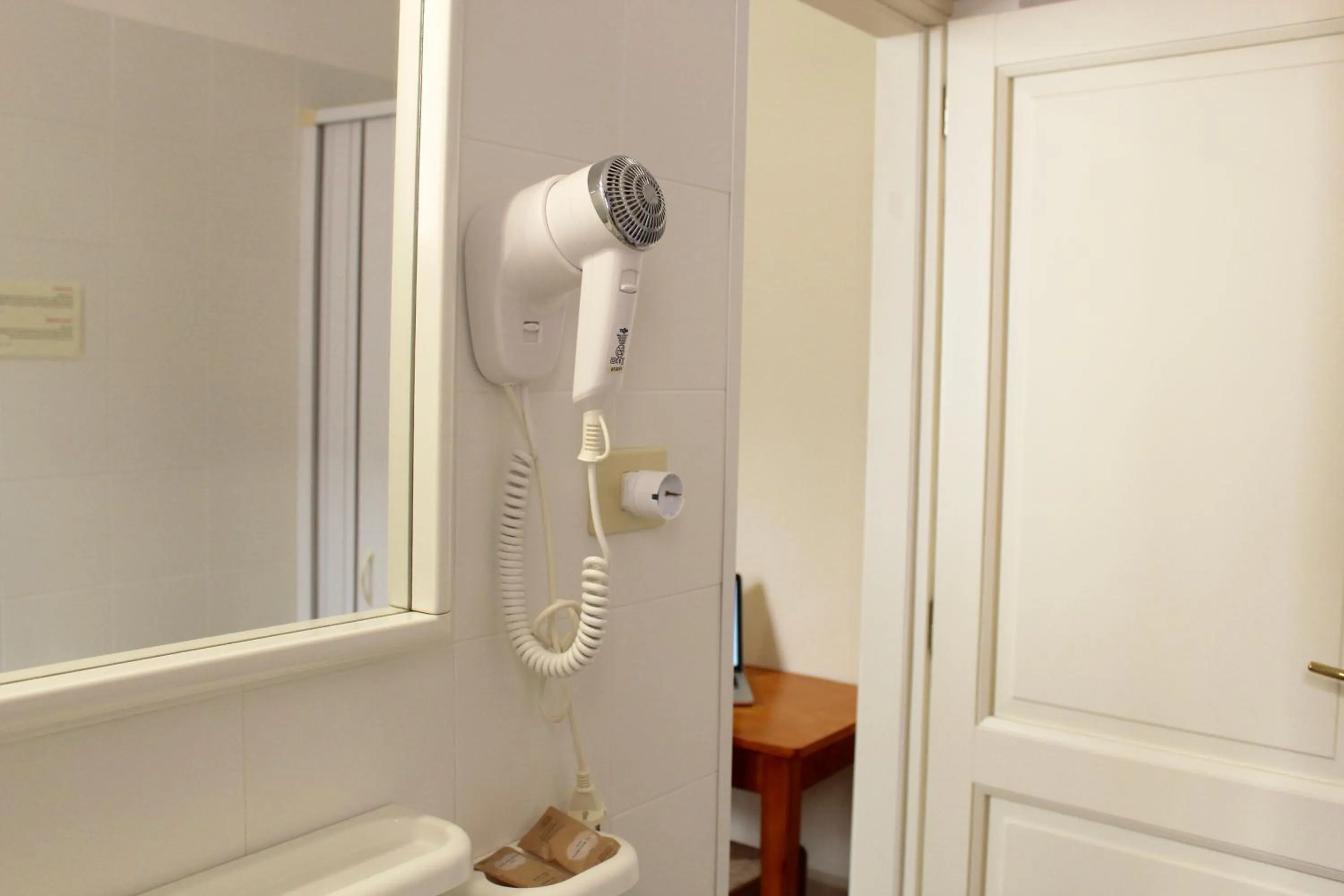 Bathroom in Albergo Del Santuario