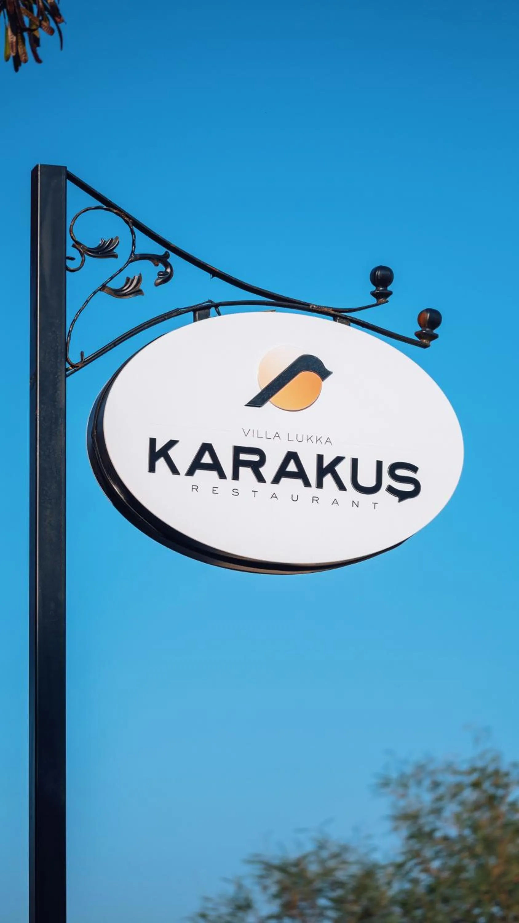 Restaurant/places to eat in Villa Lukka