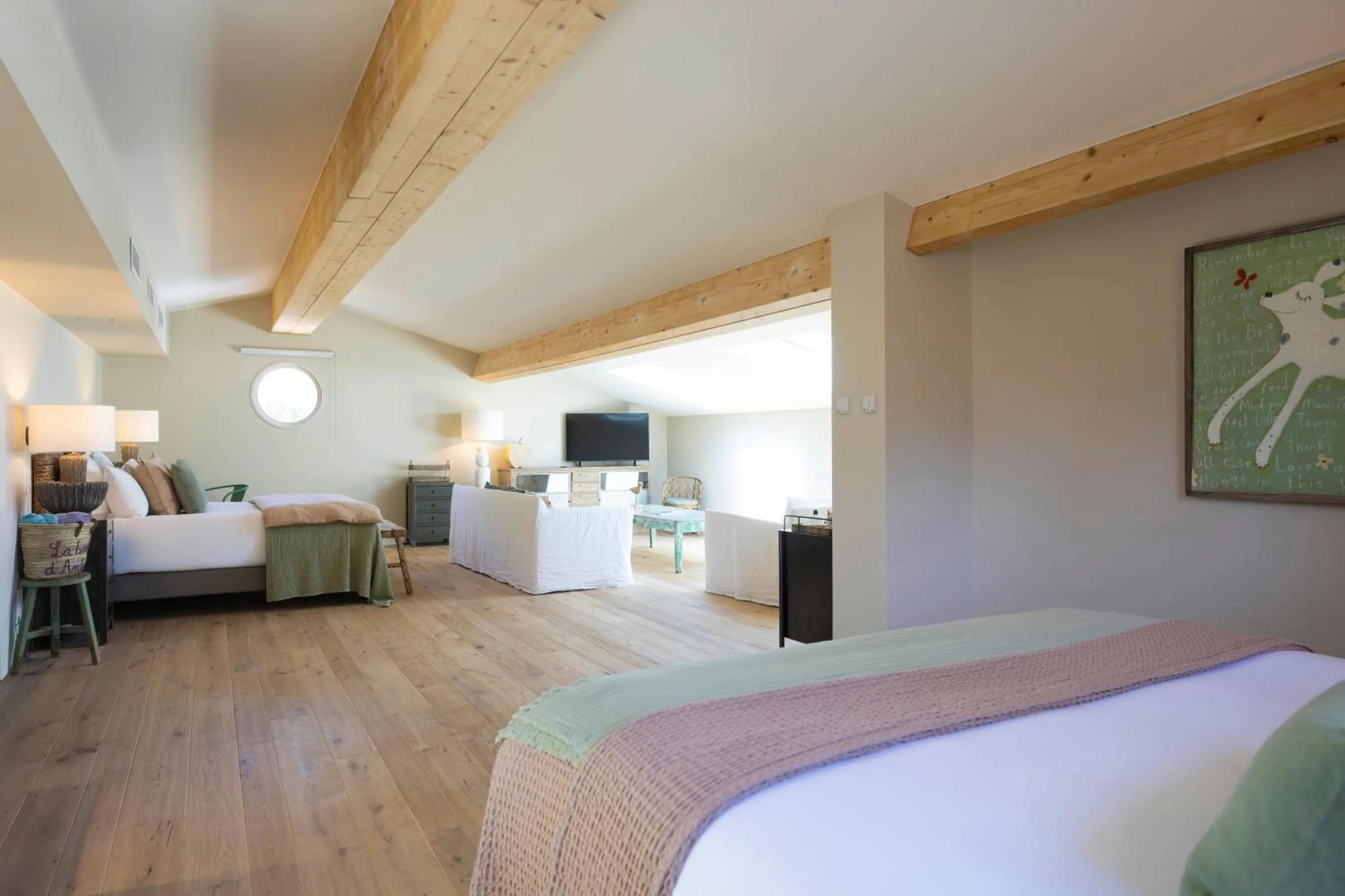 Communal lounge/ TV room, Bed in La Bastide d'Antoine