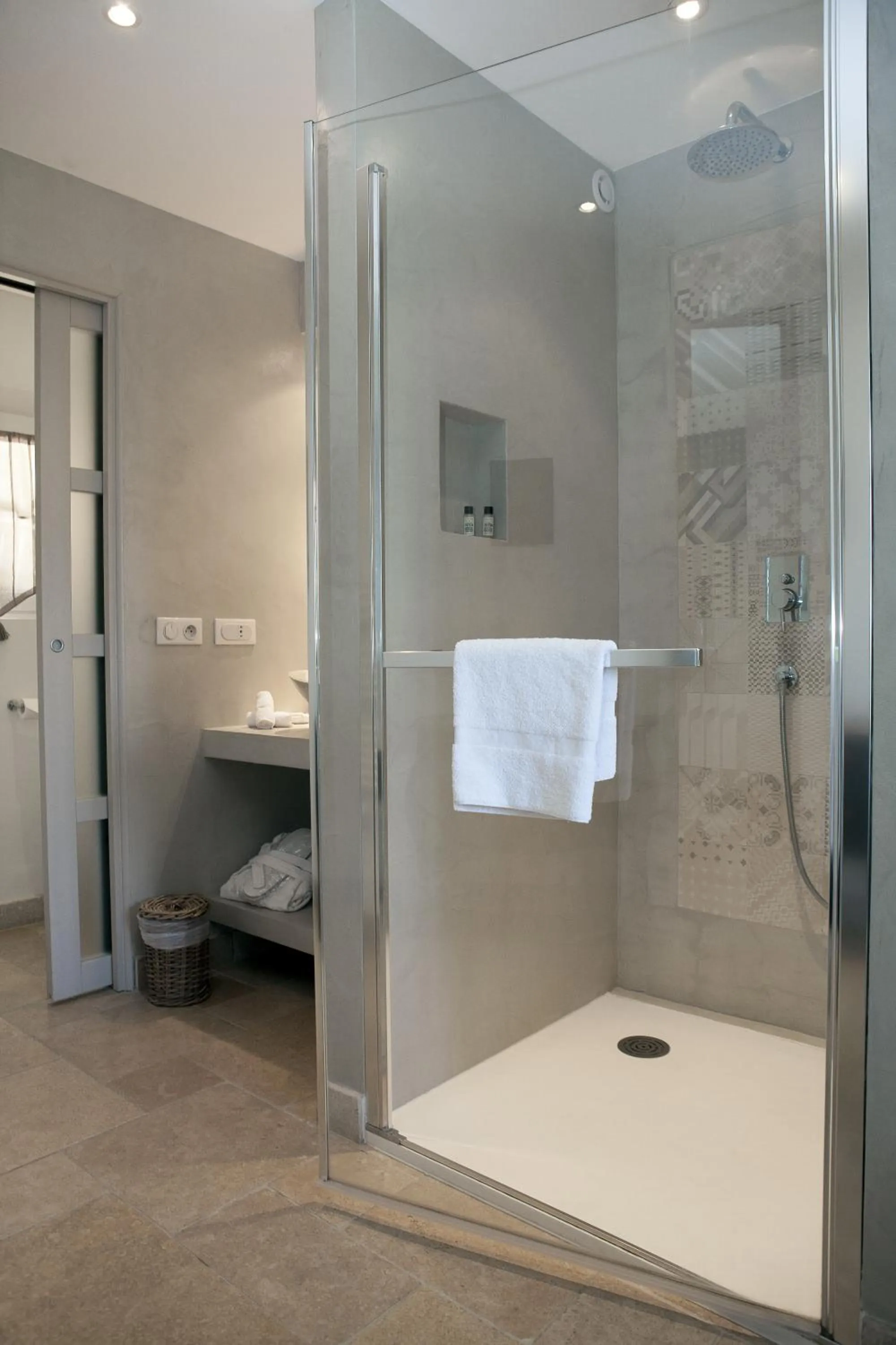 Shower in La Bastide d'Antoine