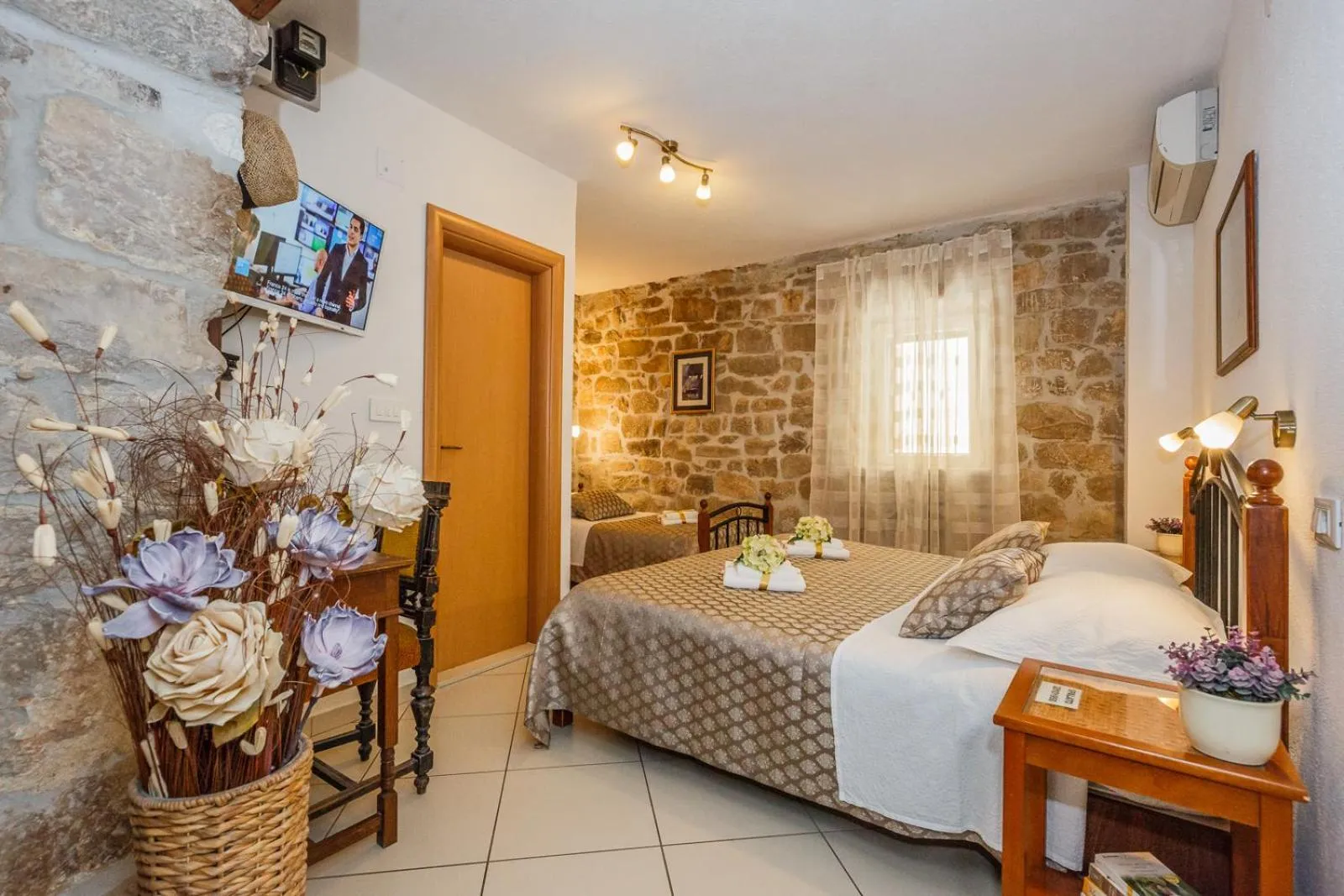 Bedroom, Bed in Villa Spaladium