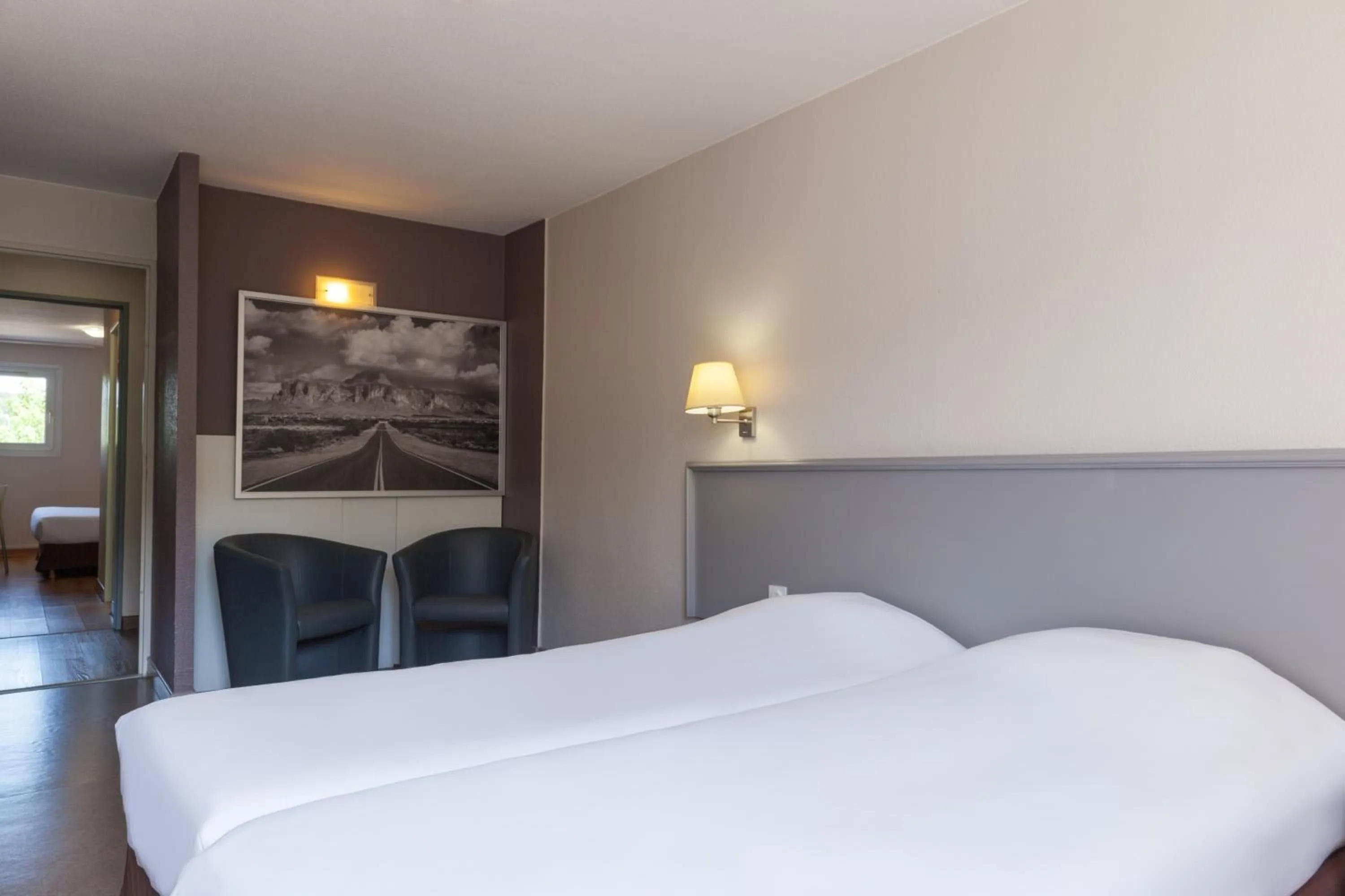 Bed in The Originals City, Hôtel Le Louisiane, Belfort Sud