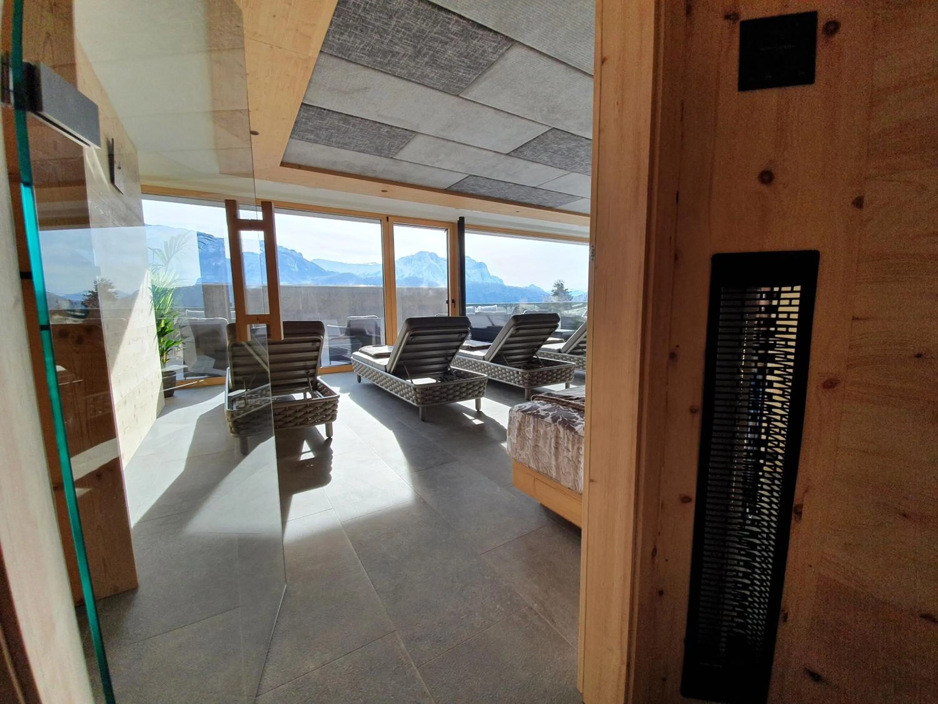 Hot Tub in Hotel Andechserhof & Mountain Sky