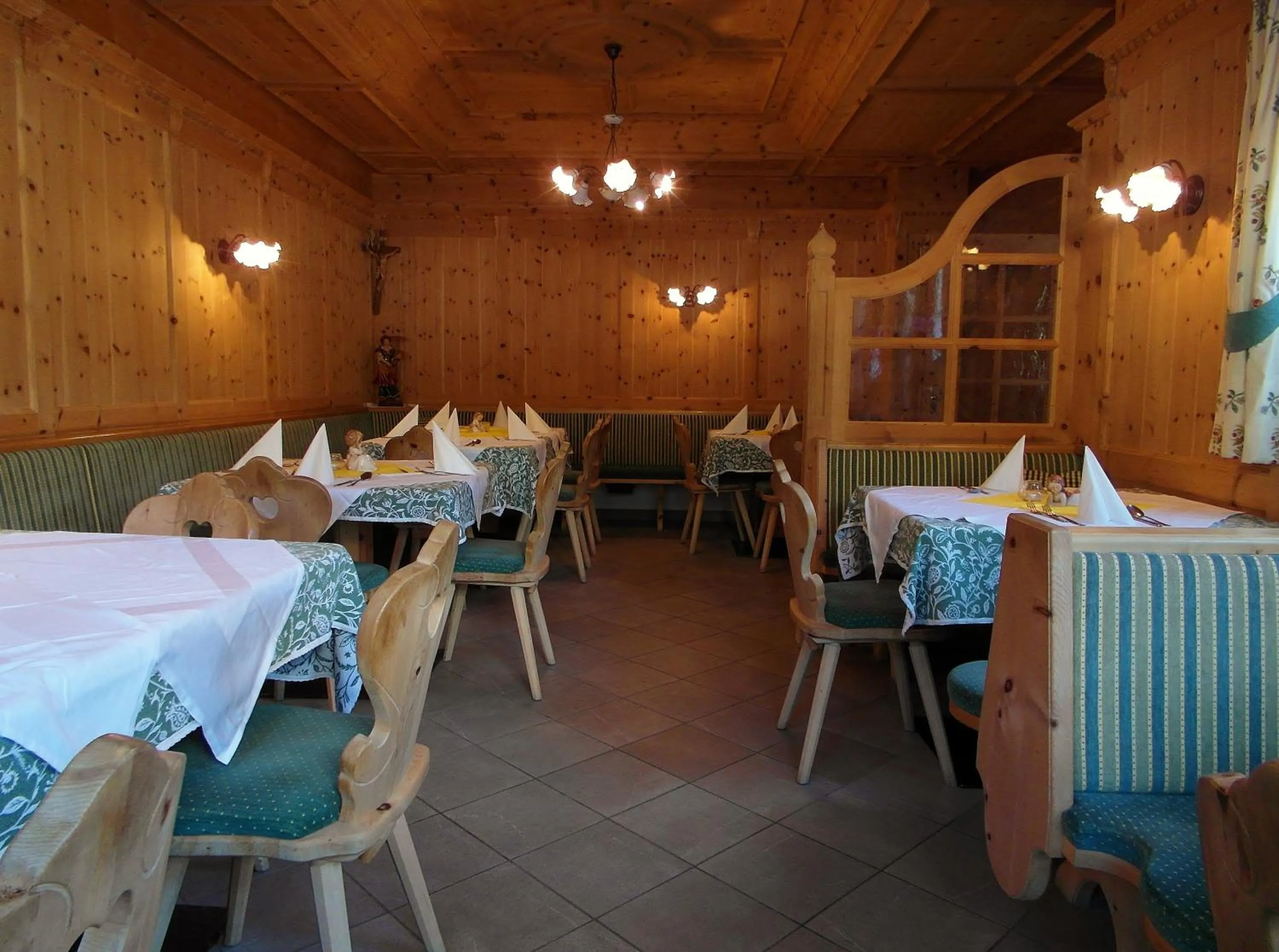 Restaurant/places to eat in Hotel Andechserhof & Mountain Sky