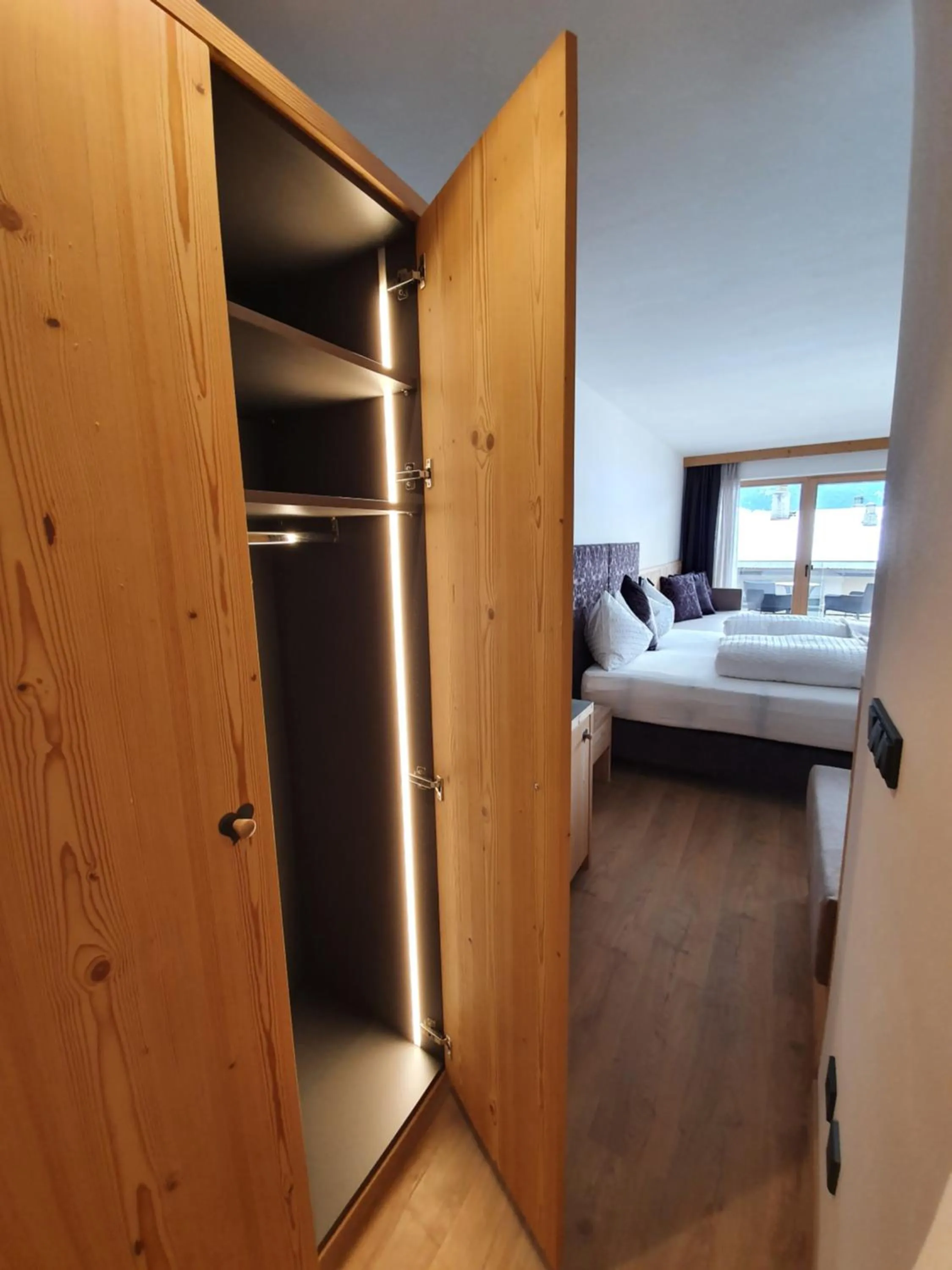 Shower, Bed in Hotel Andechserhof & Mountain Sky