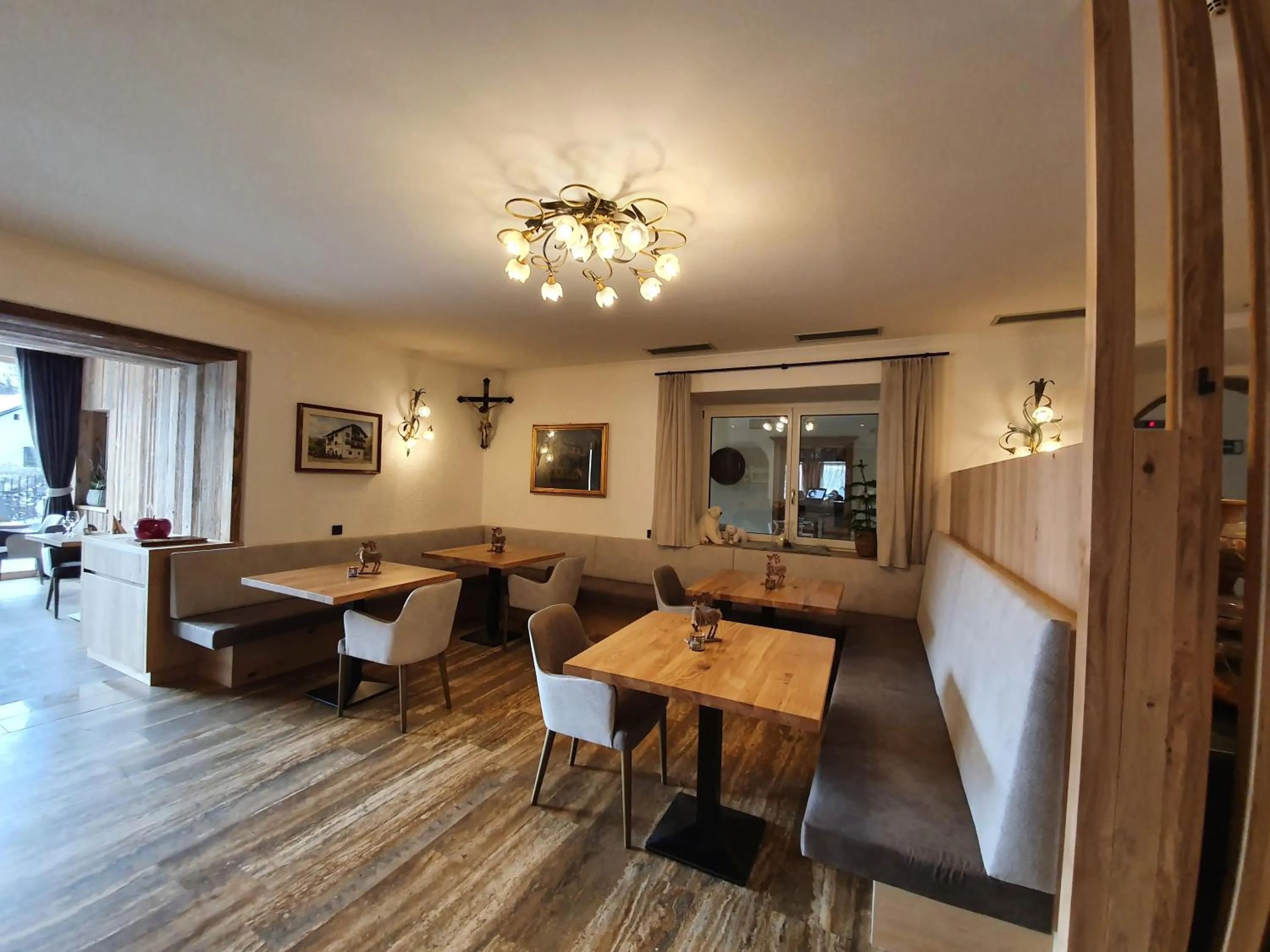 Restaurant/places to eat in Hotel Andechserhof & Mountain Sky