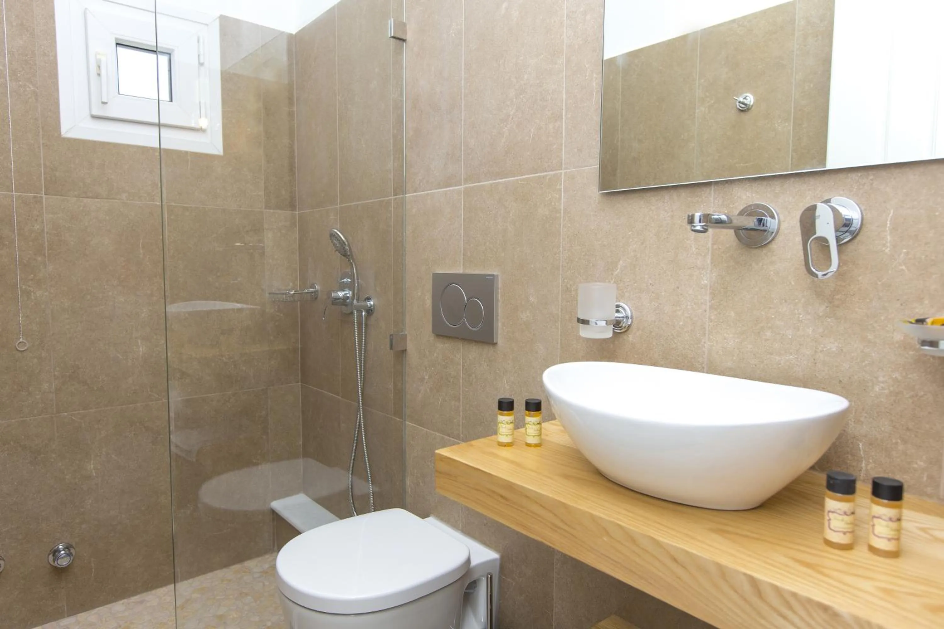 Bathroom in Hotel Semeli