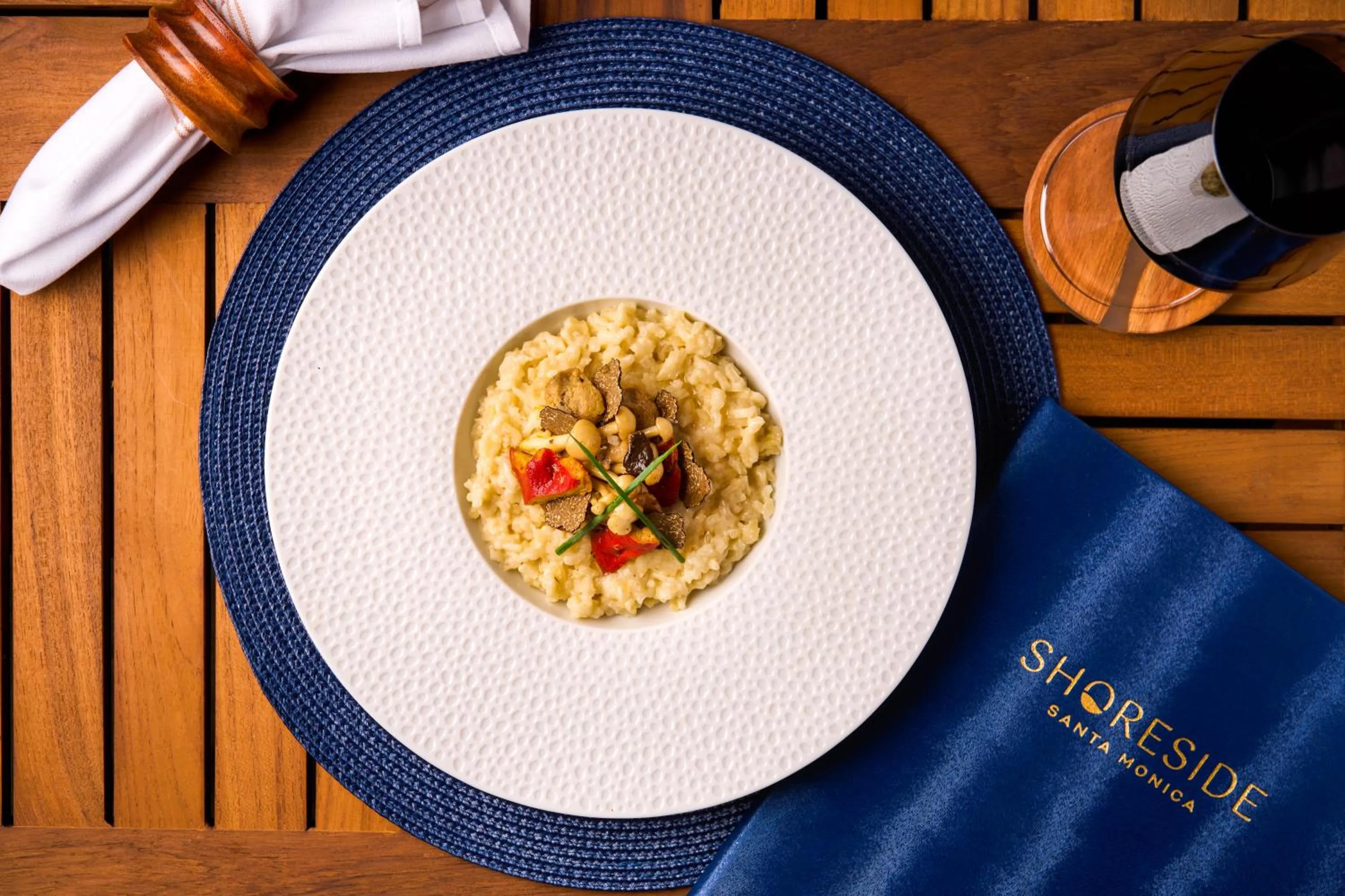 Restaurant/places to eat in Shore Hotel