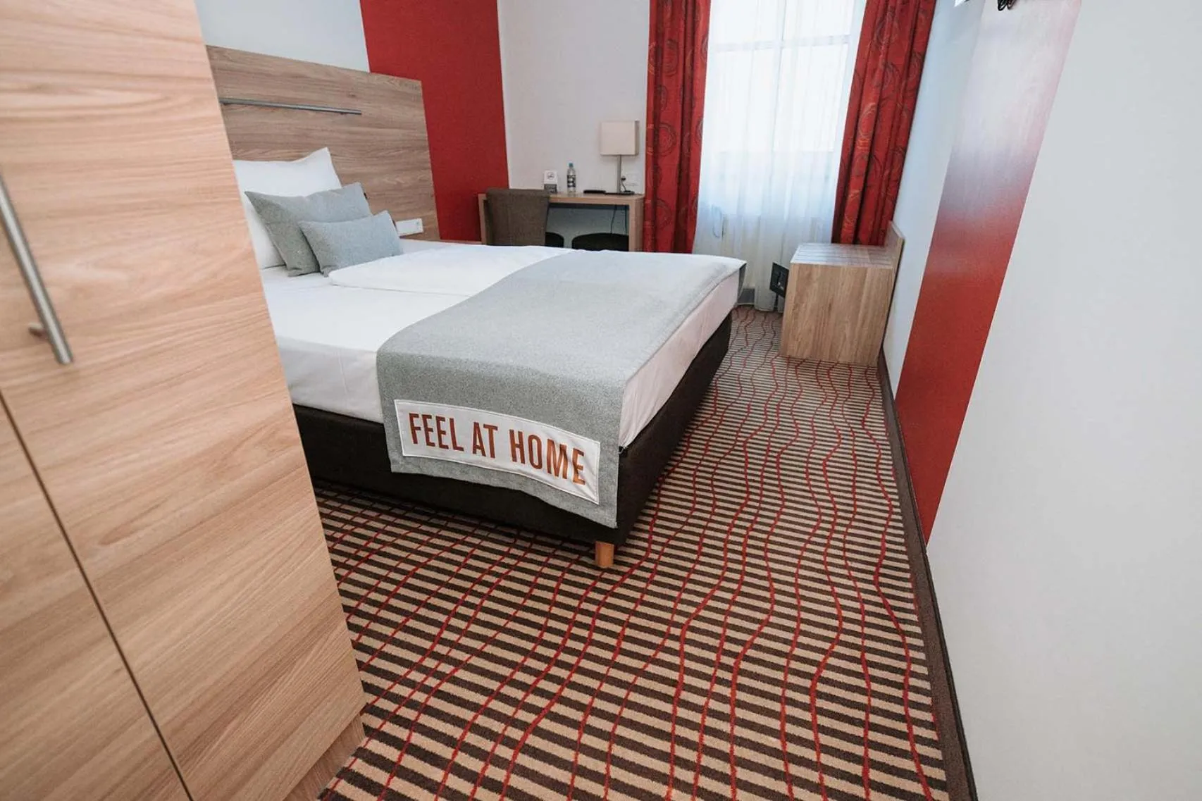 Photo of the whole room, Bed in das seidl - Hotel & Tagung - München West