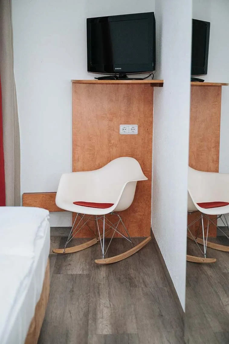 Photo of the whole room, Bed in das seidl - Hotel & Tagung - München West