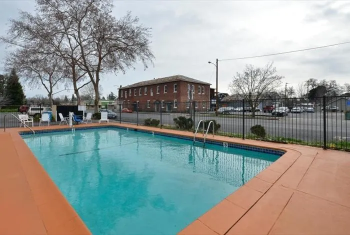 Swimming pool in Americas Best Value Inn - Chico