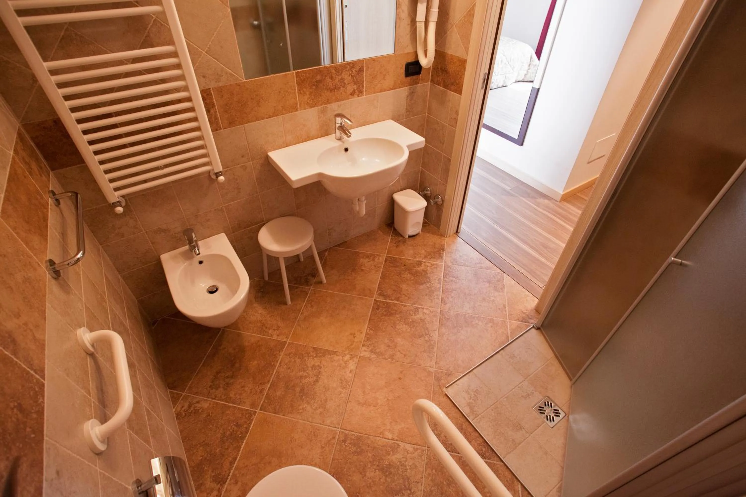 Shower in Hotel Vittoria