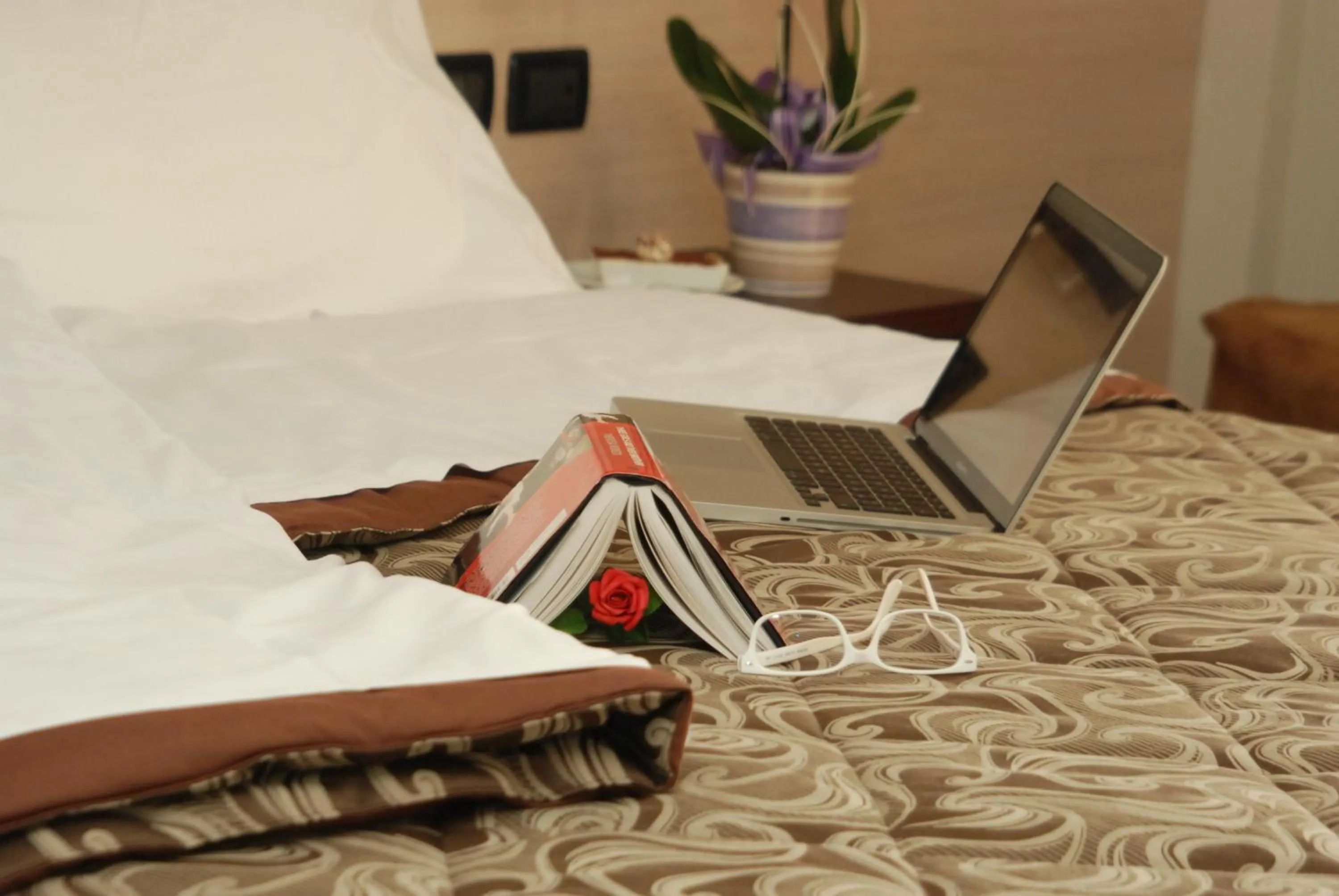 Bed in Hotel Vittoria