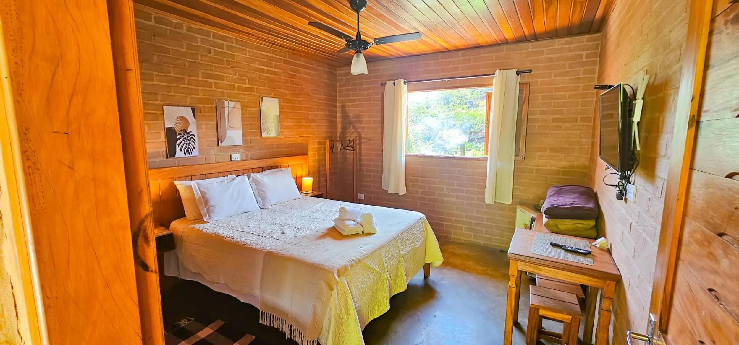 Bed in Cores e Flores da Serra Pousada by Concavus