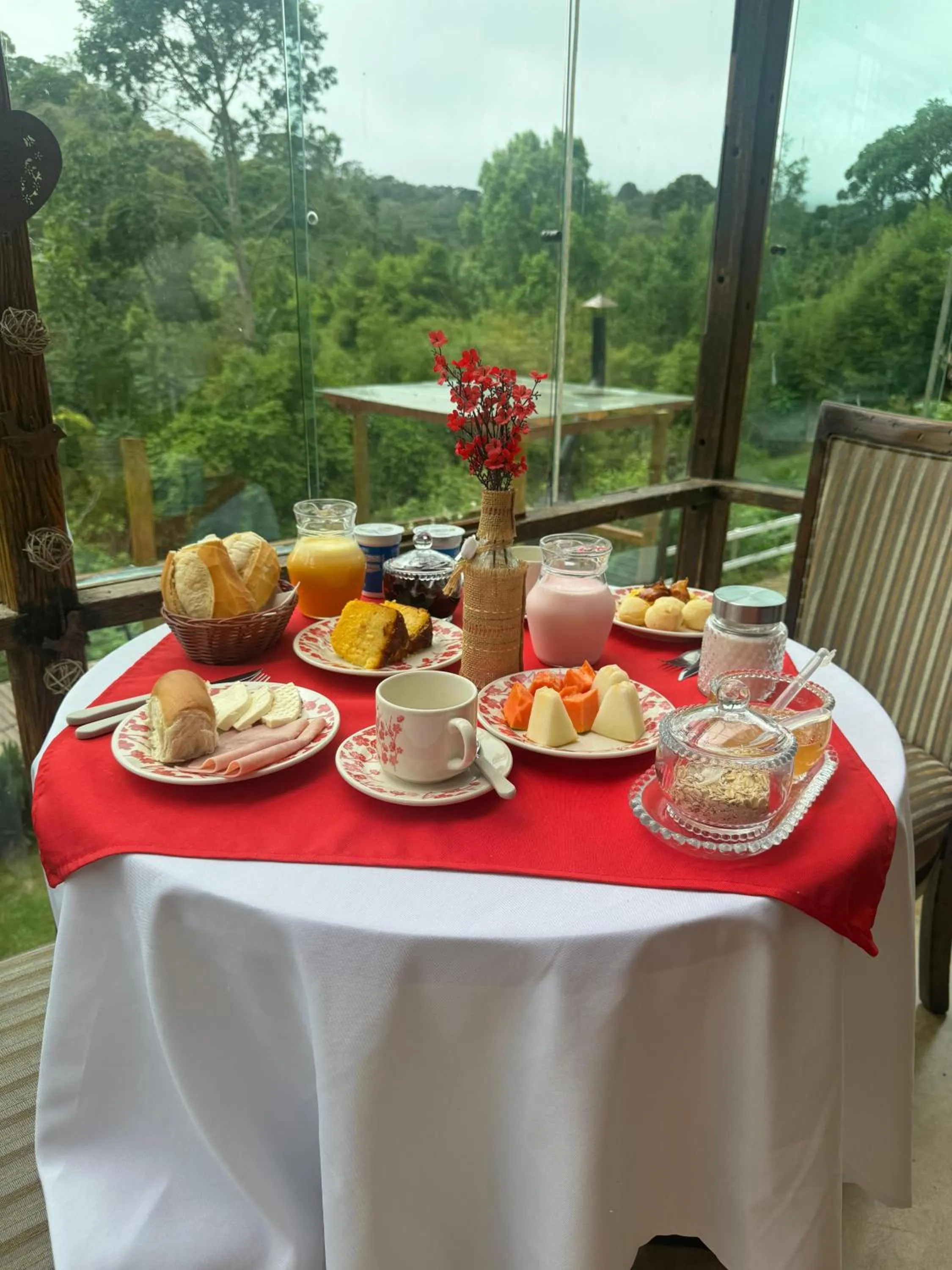 Breakfast in Cores e Flores da Serra Pousada by Concavus