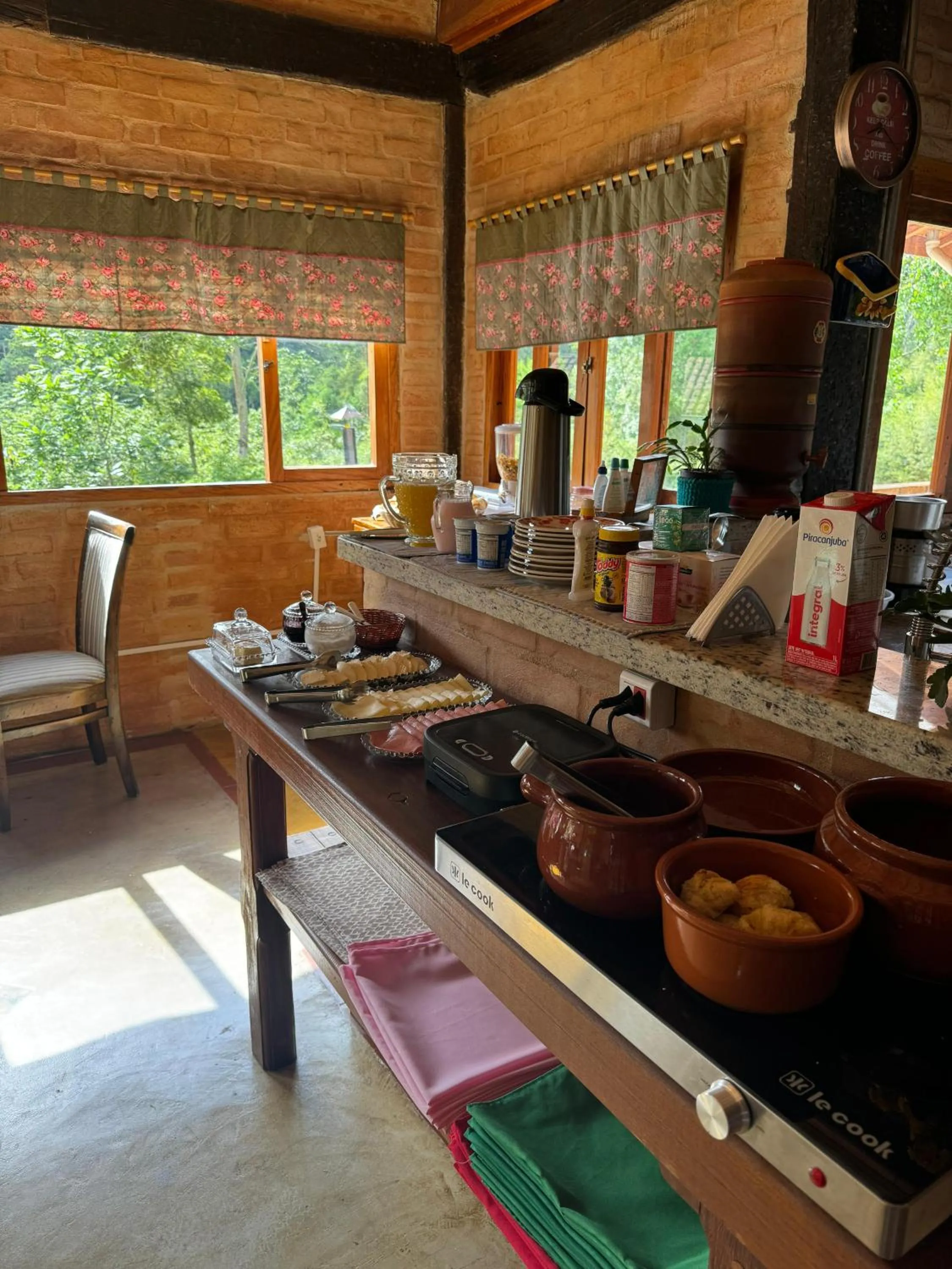 Breakfast in Cores e Flores da Serra Pousada by Concavus
