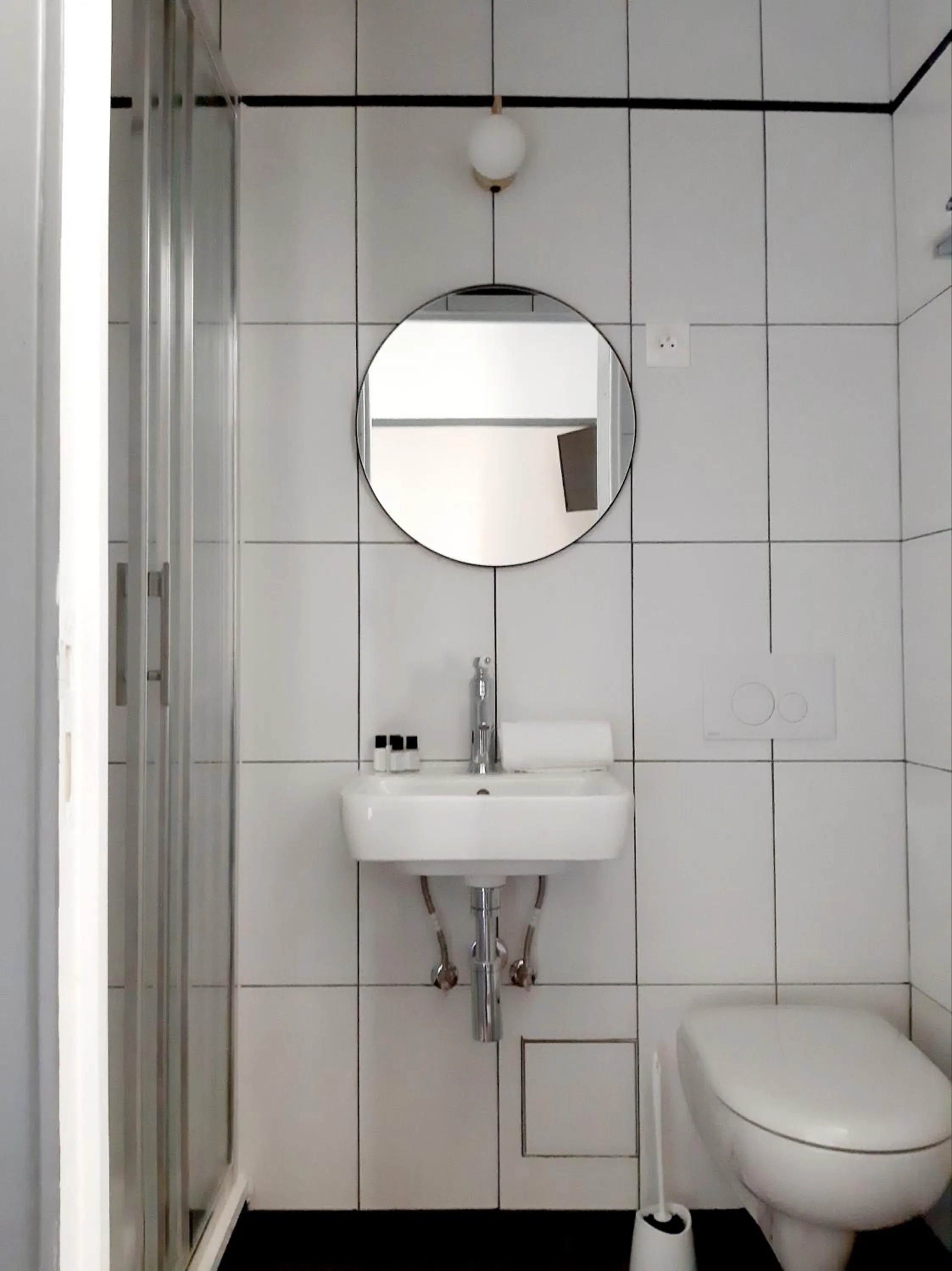 Bathroom in Saint Charles Hôtel & Coliving Biarritz