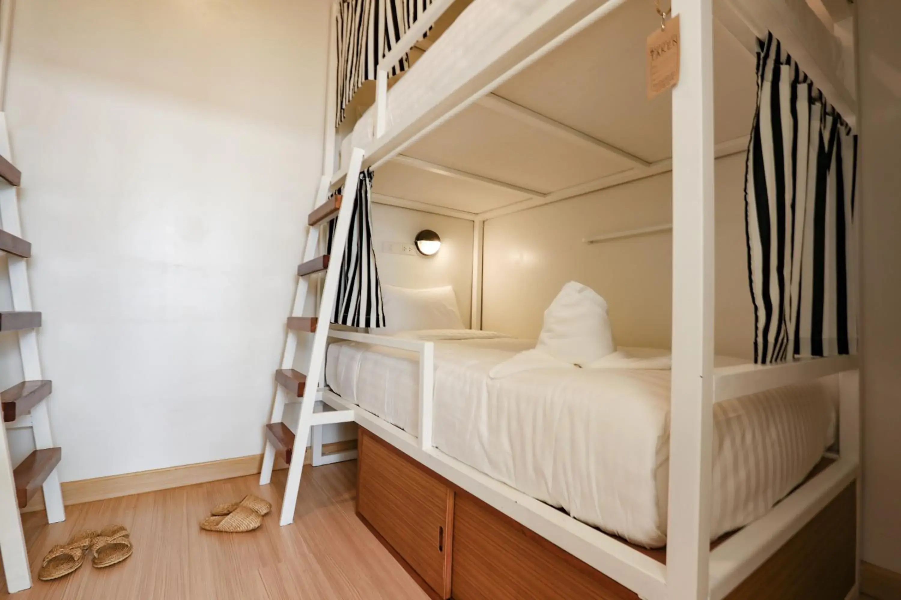 4 Beds in mix dorm superior in Hostel Lullaby Non-Smoking 4 Beds in mix dorm superior in Hostel Lullaby Non-Smoking