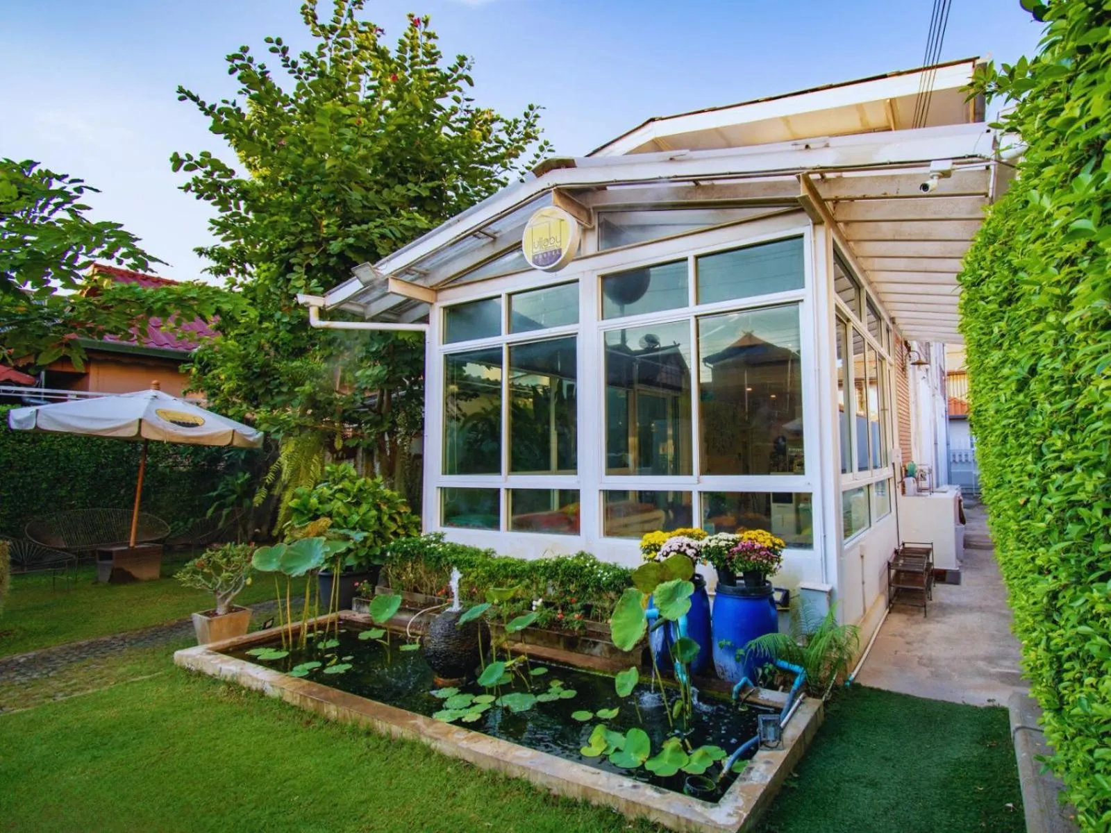 Property building in Hostel Lullaby Non-Smoking