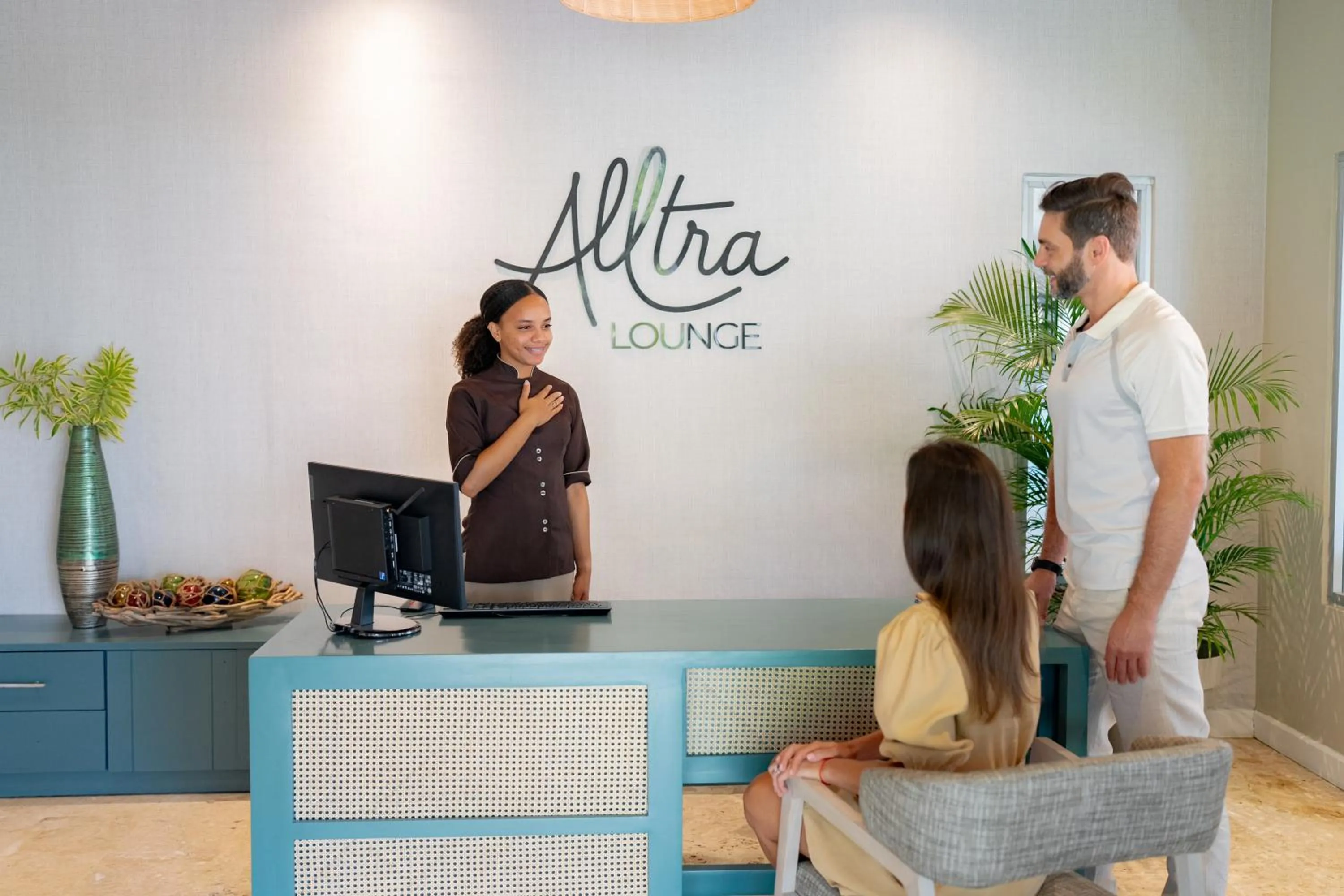 Lounge or bar in Wyndham Alltra Samana All Inclusive Resort