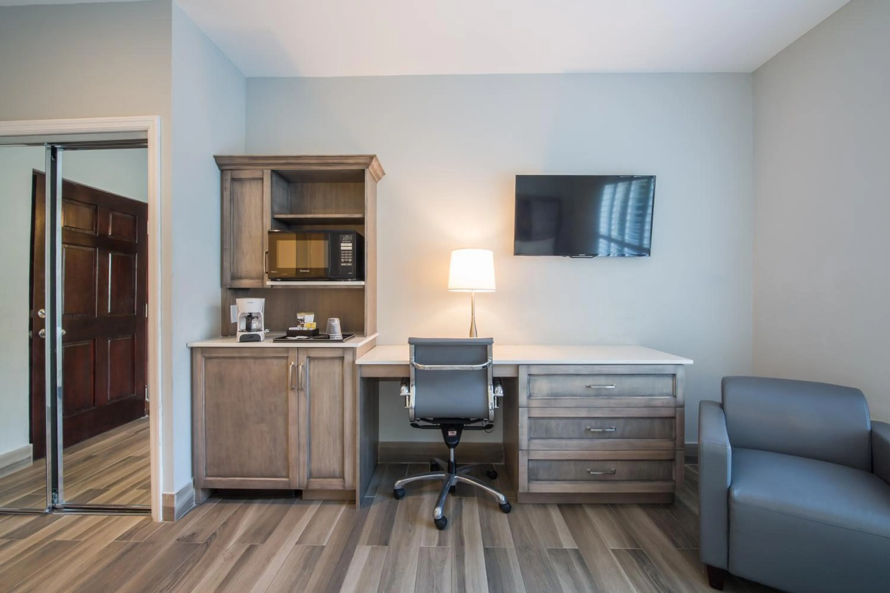 TV and multimedia in Hotel La Vista Azul