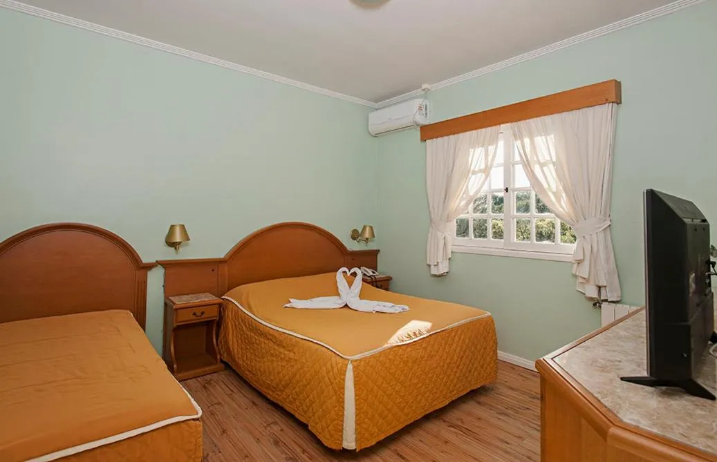 Bedroom in Hotel Galo Vermelho