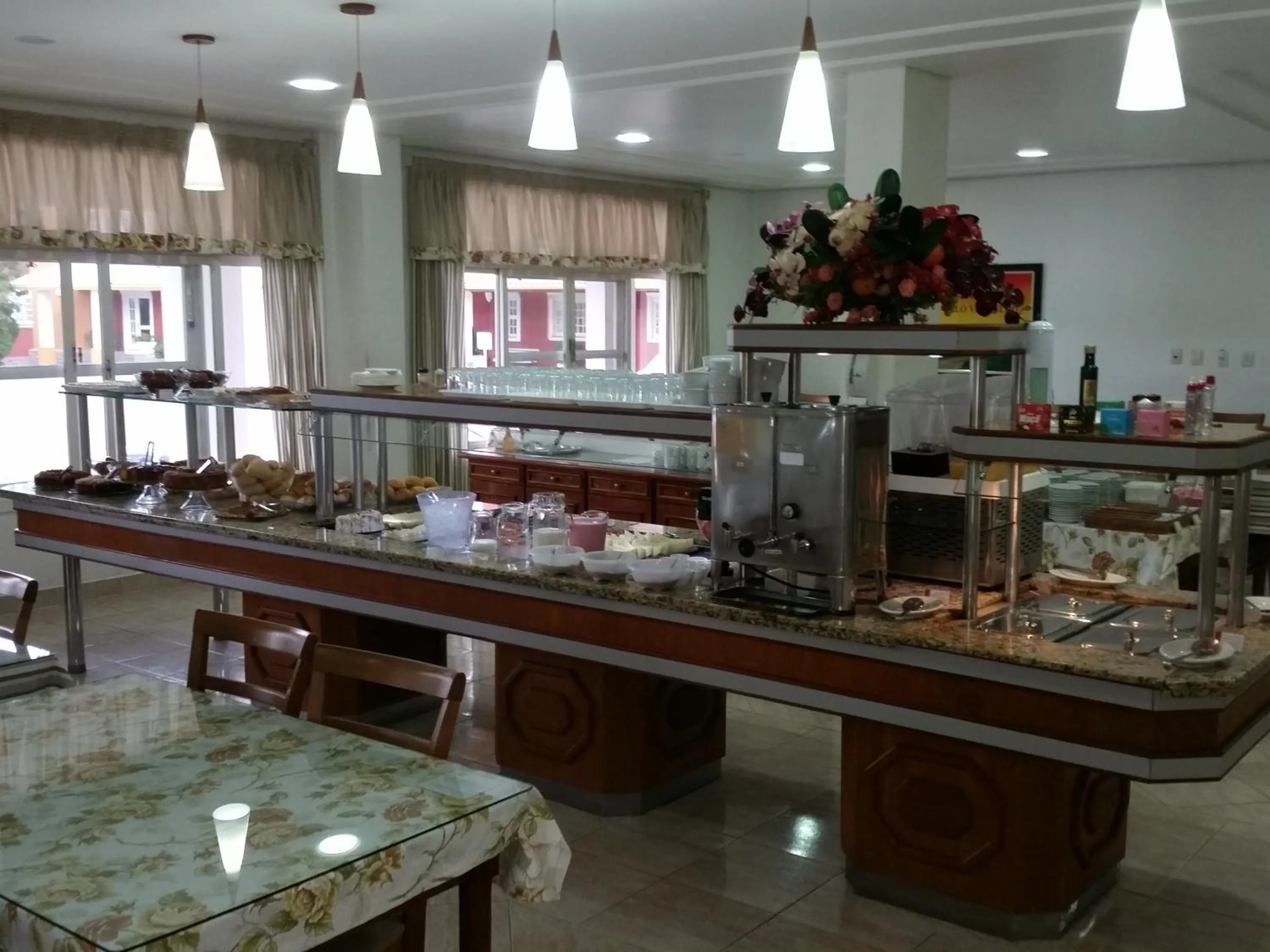 Buffet breakfast in Hotel Galo Vermelho