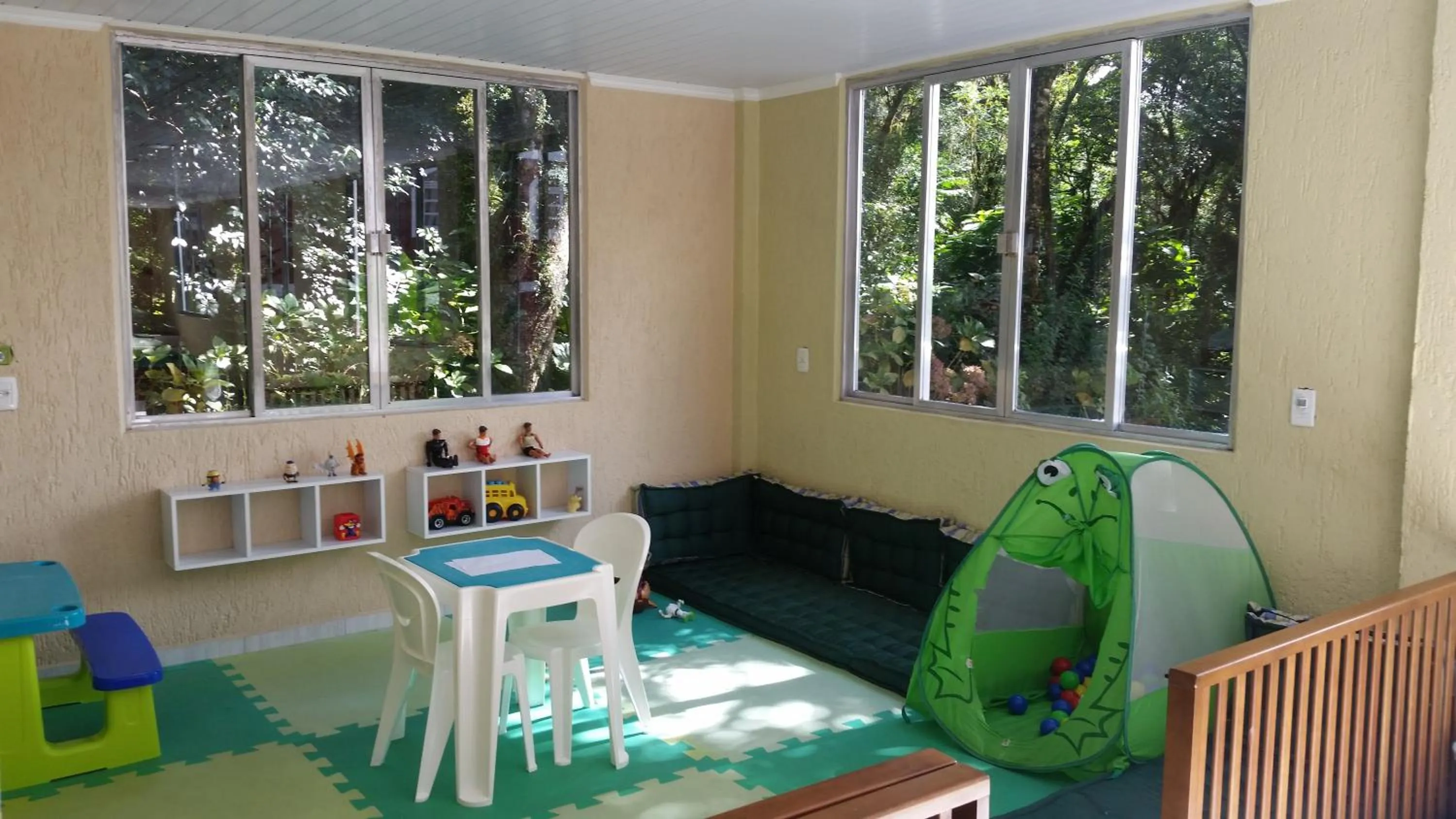 Seating area in Hotel Galo Vermelho