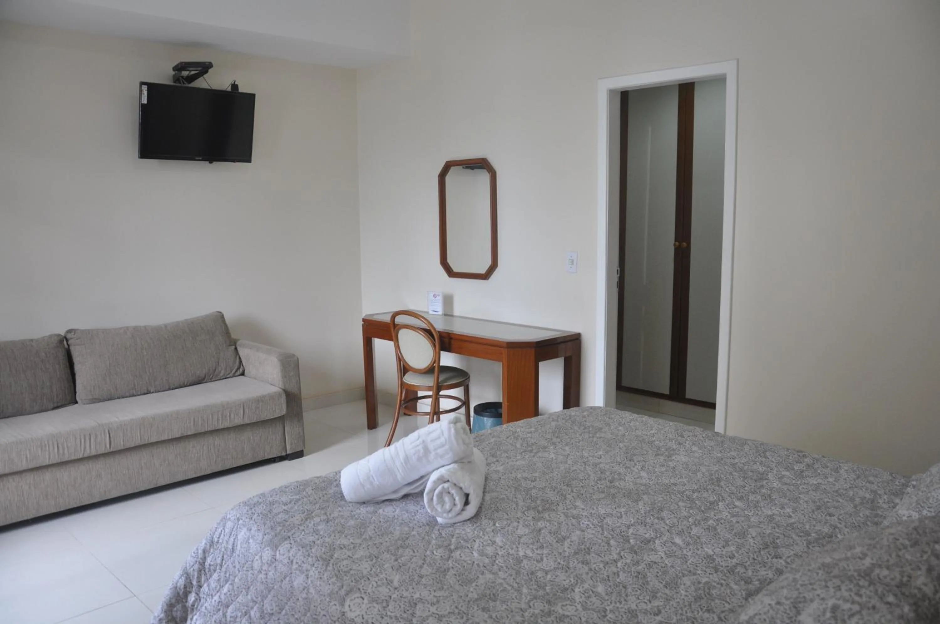 Decorative detail, Bed in Champagnat Praia Hotel