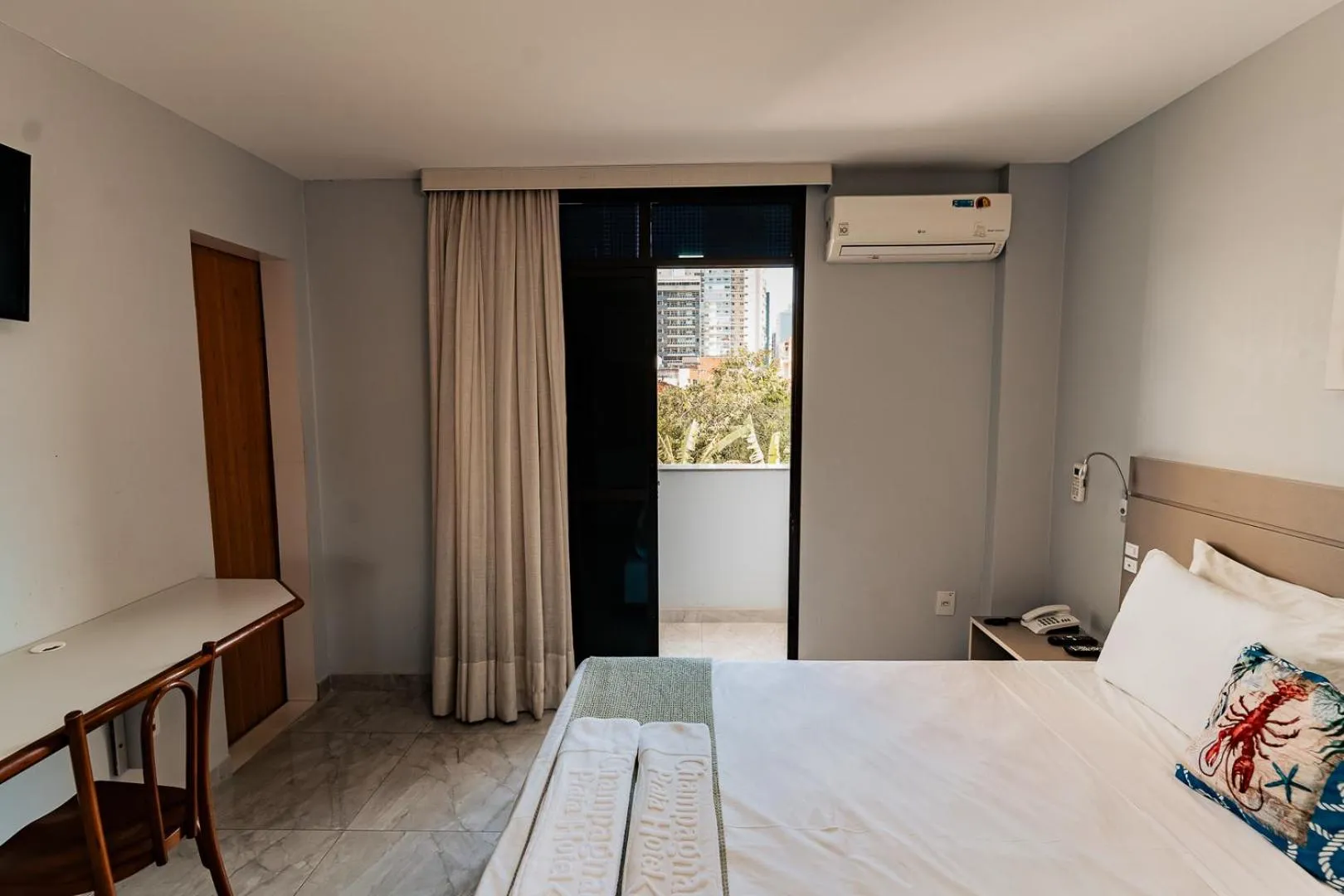 Bed in Champagnat Praia Hotel