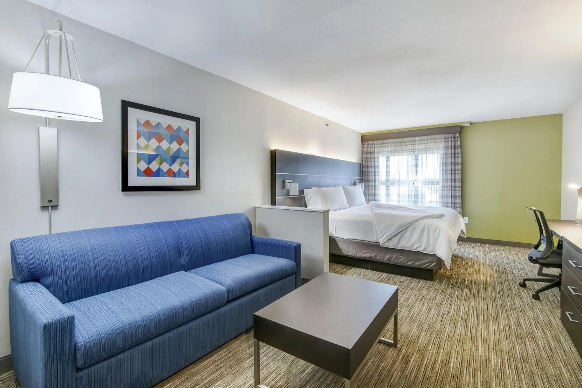 Bed in Holiday Inn Express & Suites Longview North by IHG