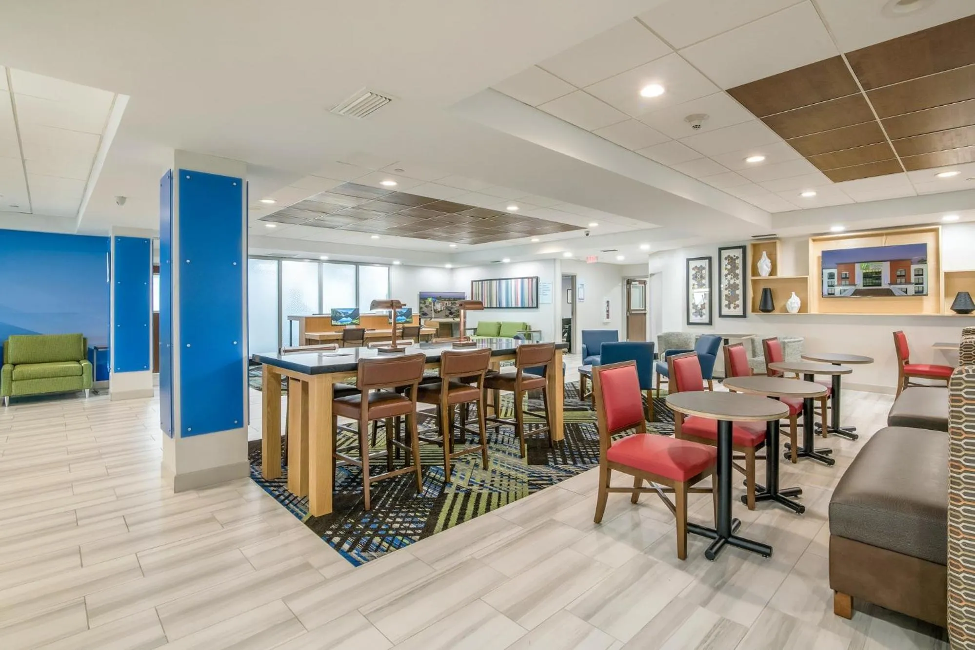 Lounge or bar in Holiday Inn Express & Suites Longview North by IHG