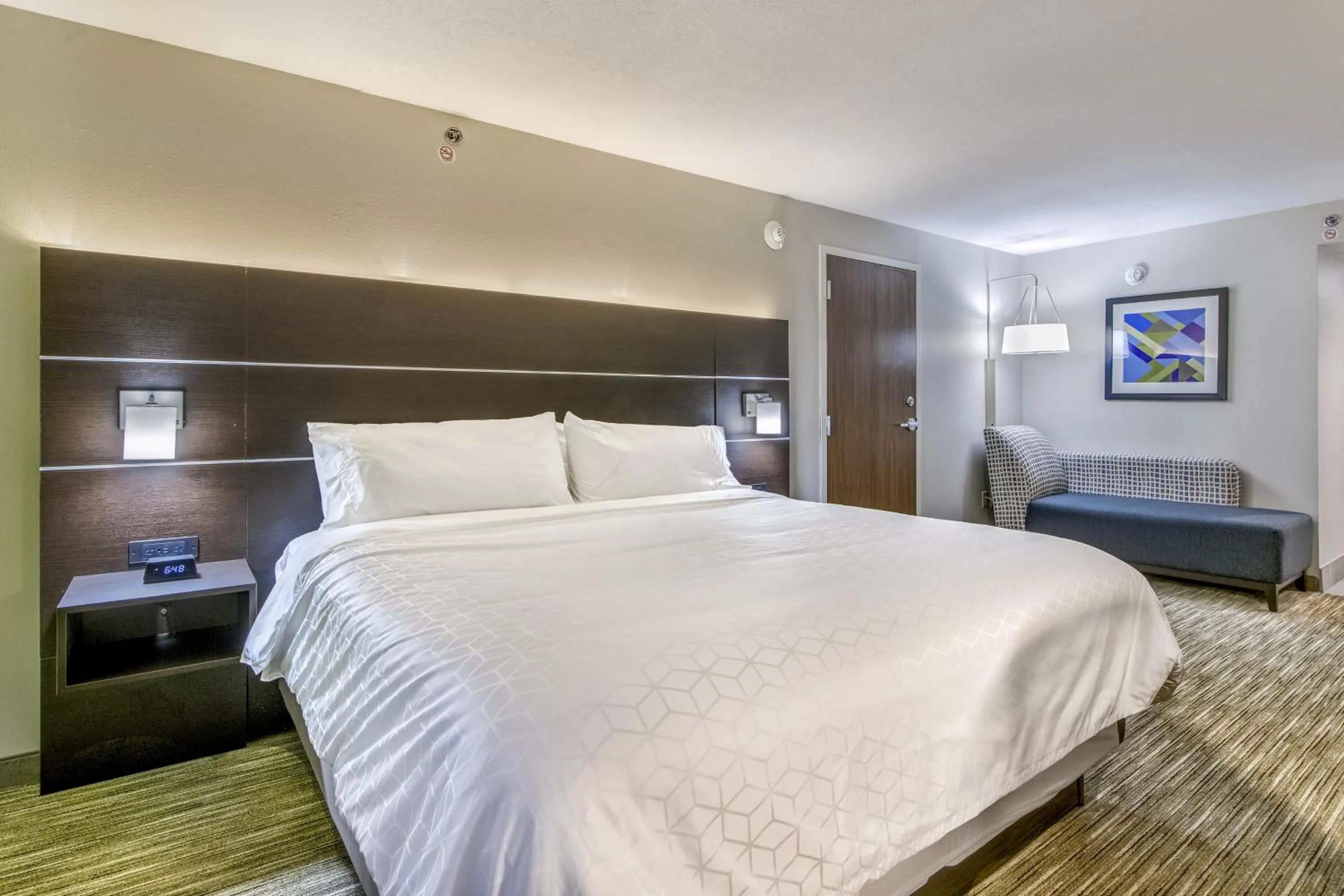 Bed in Holiday Inn Express & Suites Longview North by IHG
