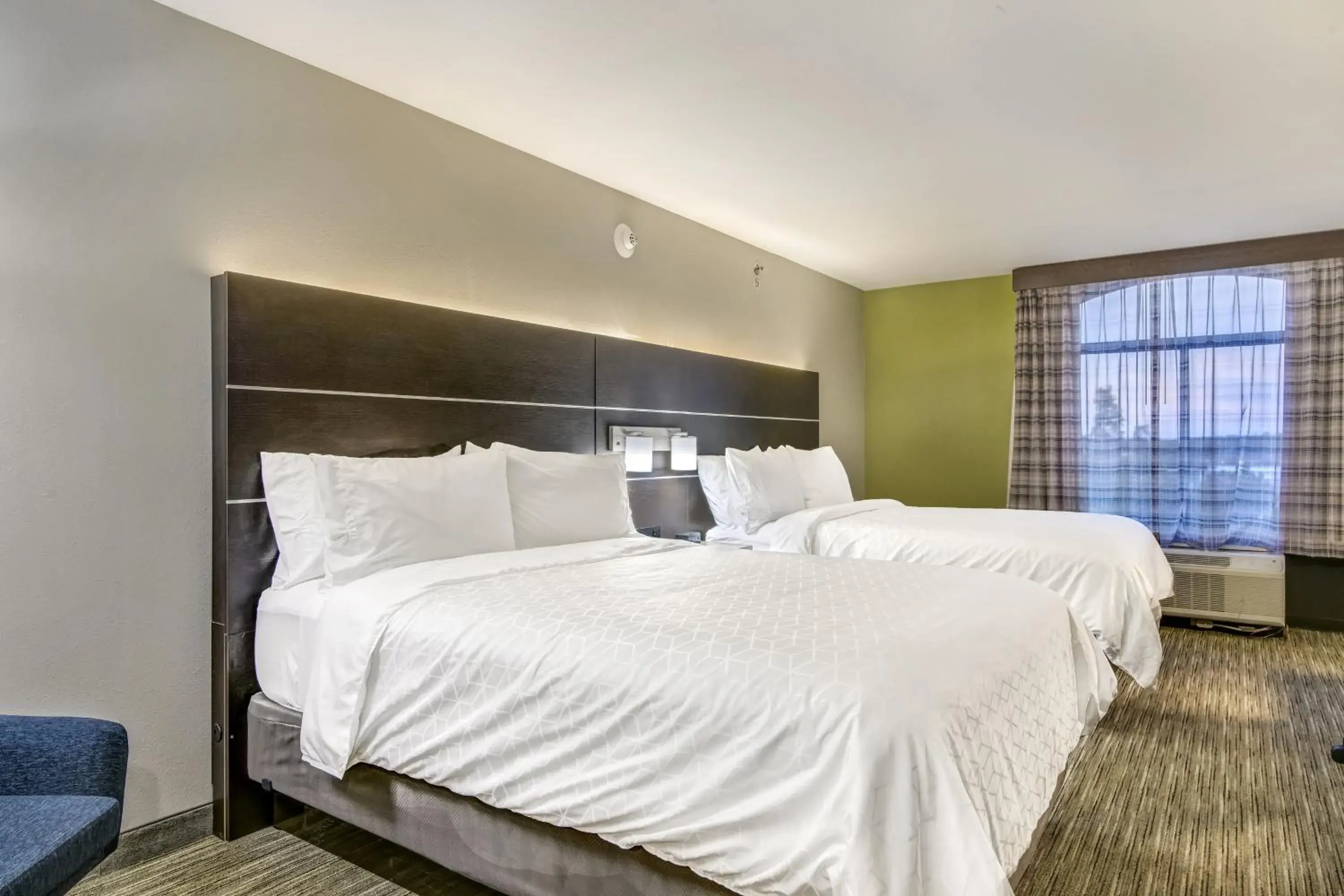 Standard Queen Room with Two Queen Beds in Holiday Inn Express & Suites Longview North by IHG Standard Queen Room with Two Queen Beds in Holiday Inn Express & Suites Longview North by IHG