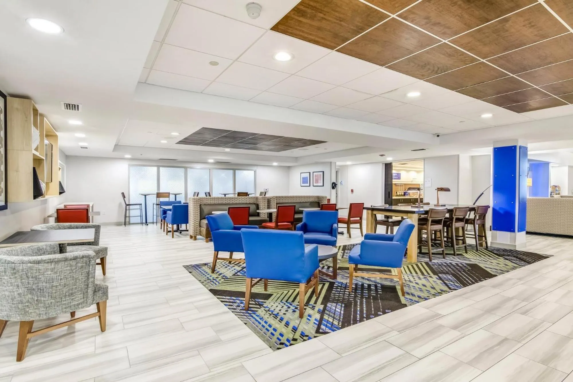 Lounge or bar in Holiday Inn Express & Suites Longview North by IHG