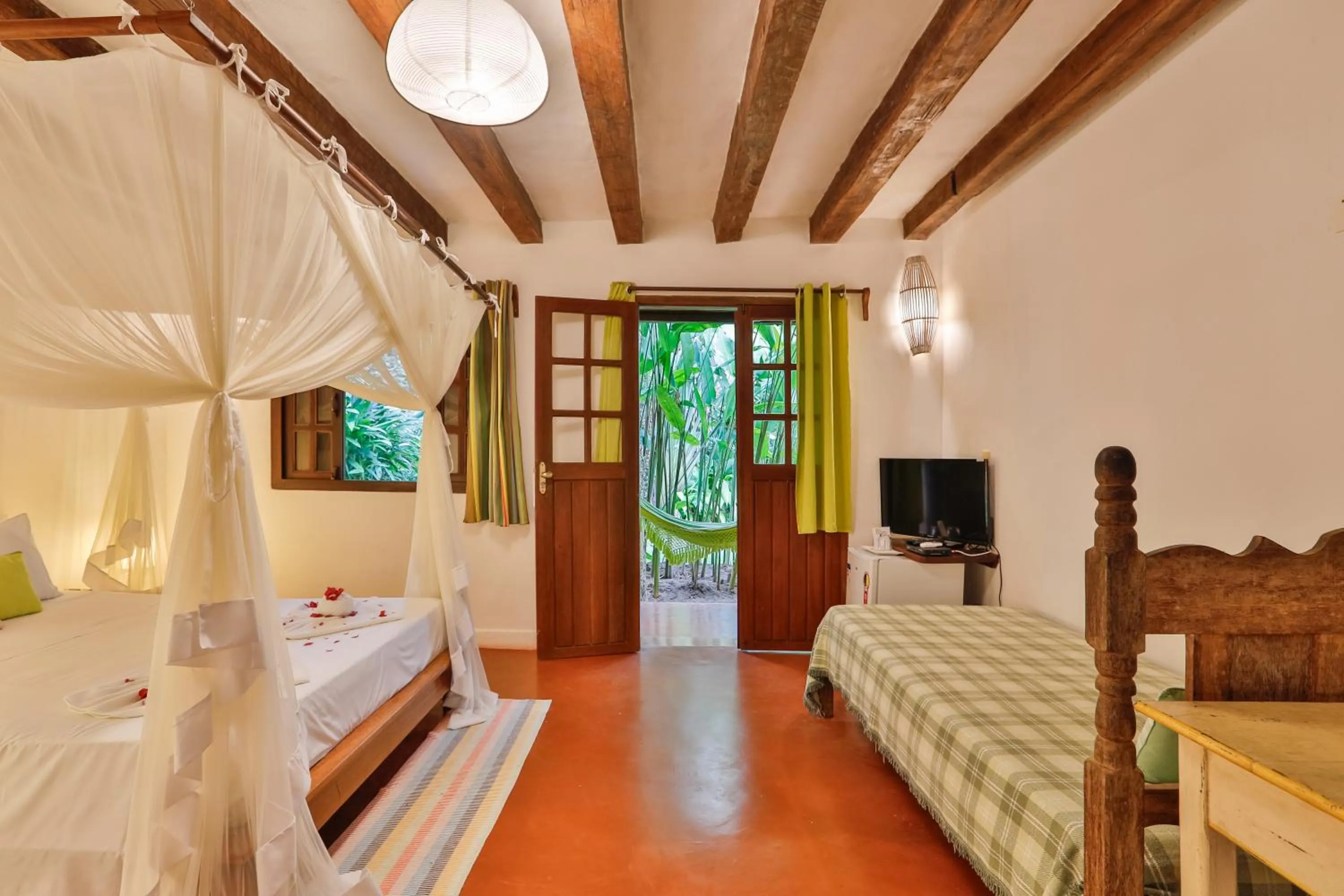 View (from property/room), Bed in Pousada Jardim Das Margaridas