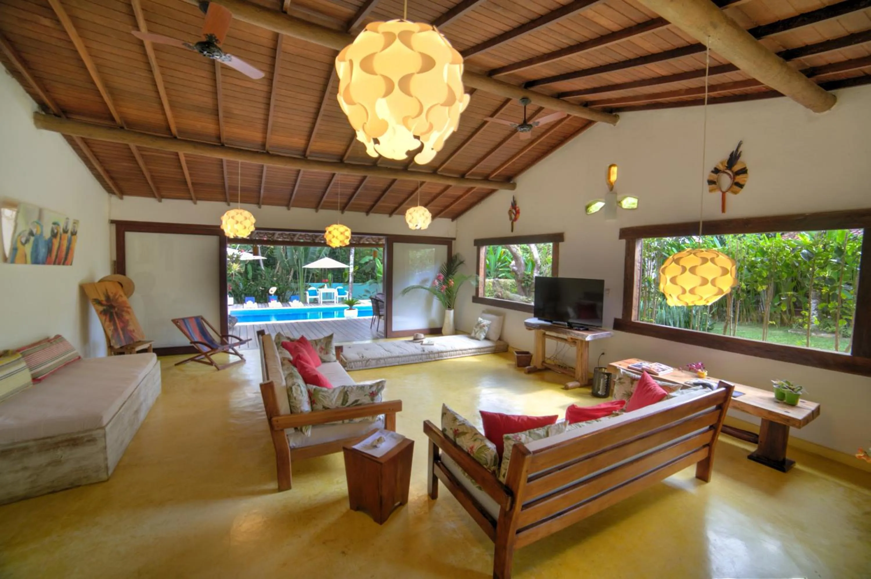 Communal lounge/ TV room in Pousada Jardim Das Margaridas