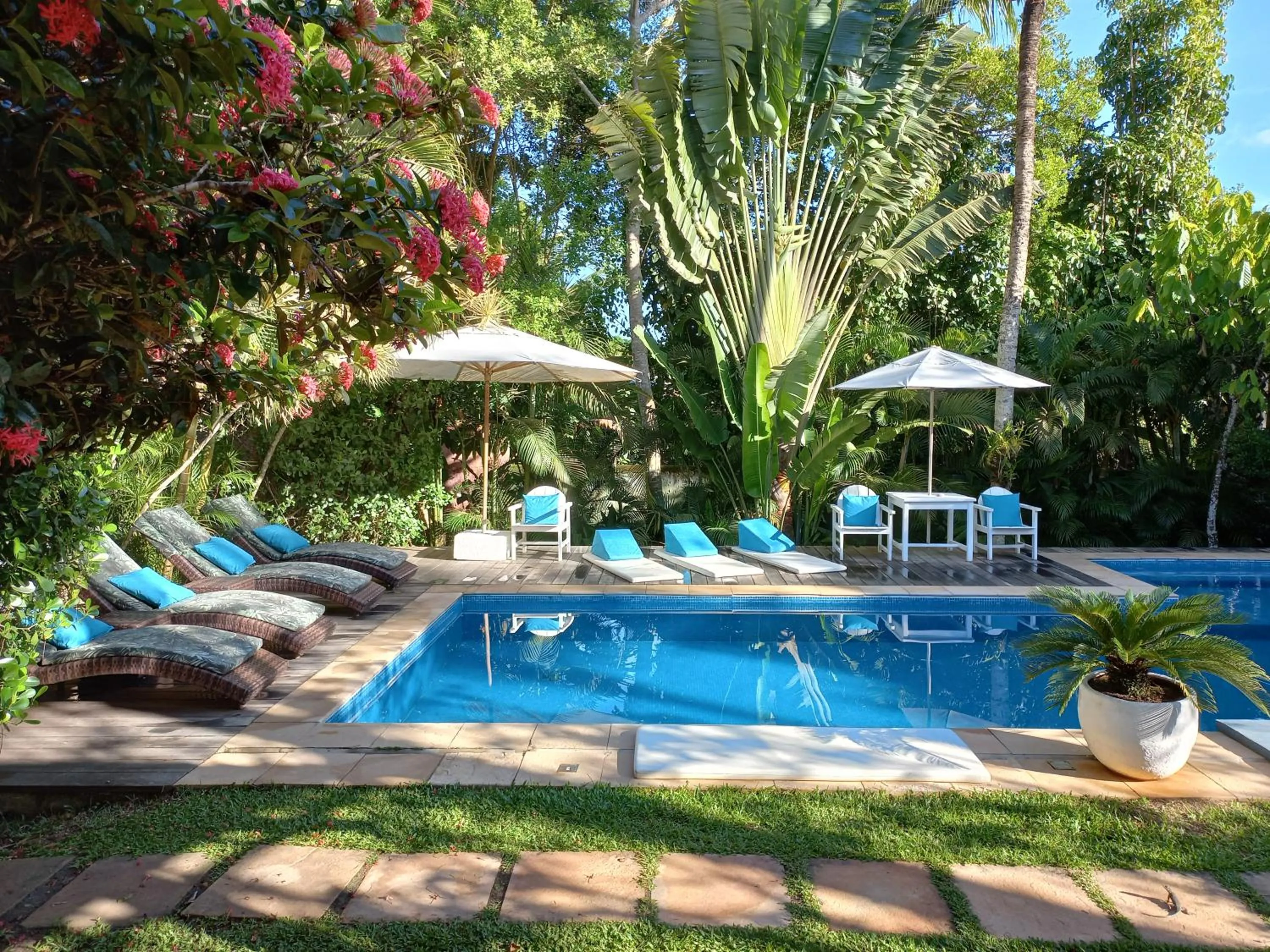 Swimming pool in Pousada Jardim Das Margaridas