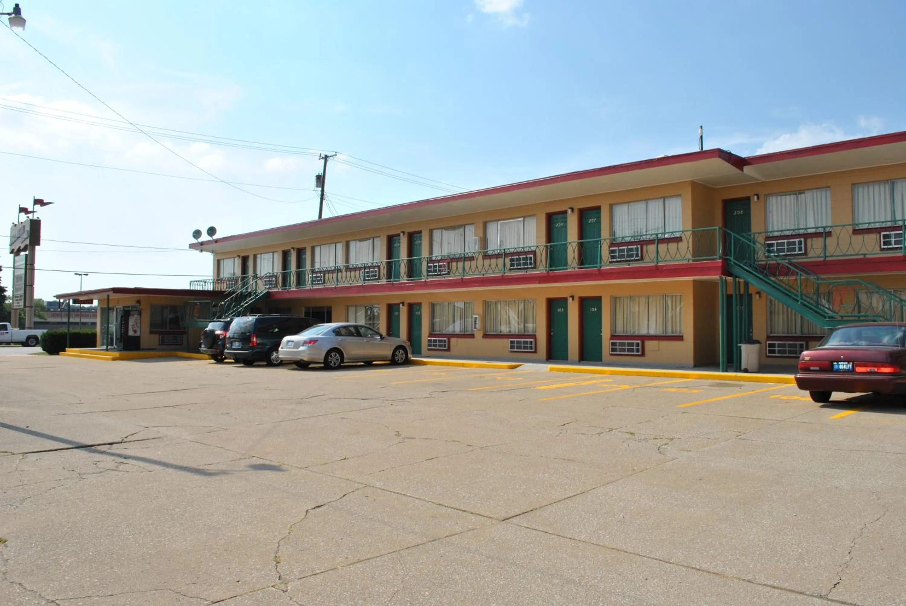 Property building in Travel Inn Motel Michigan City