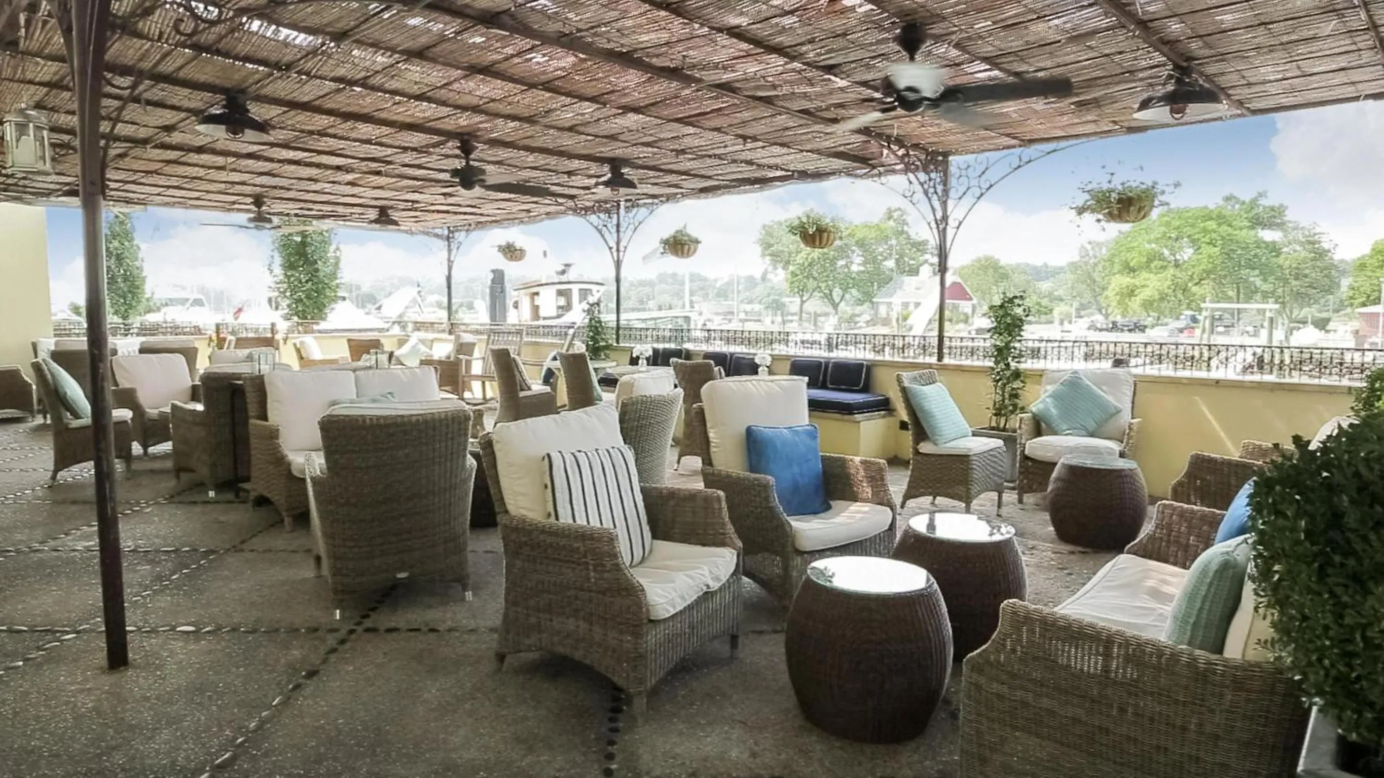 Patio in Delamar Greenwich Harbor