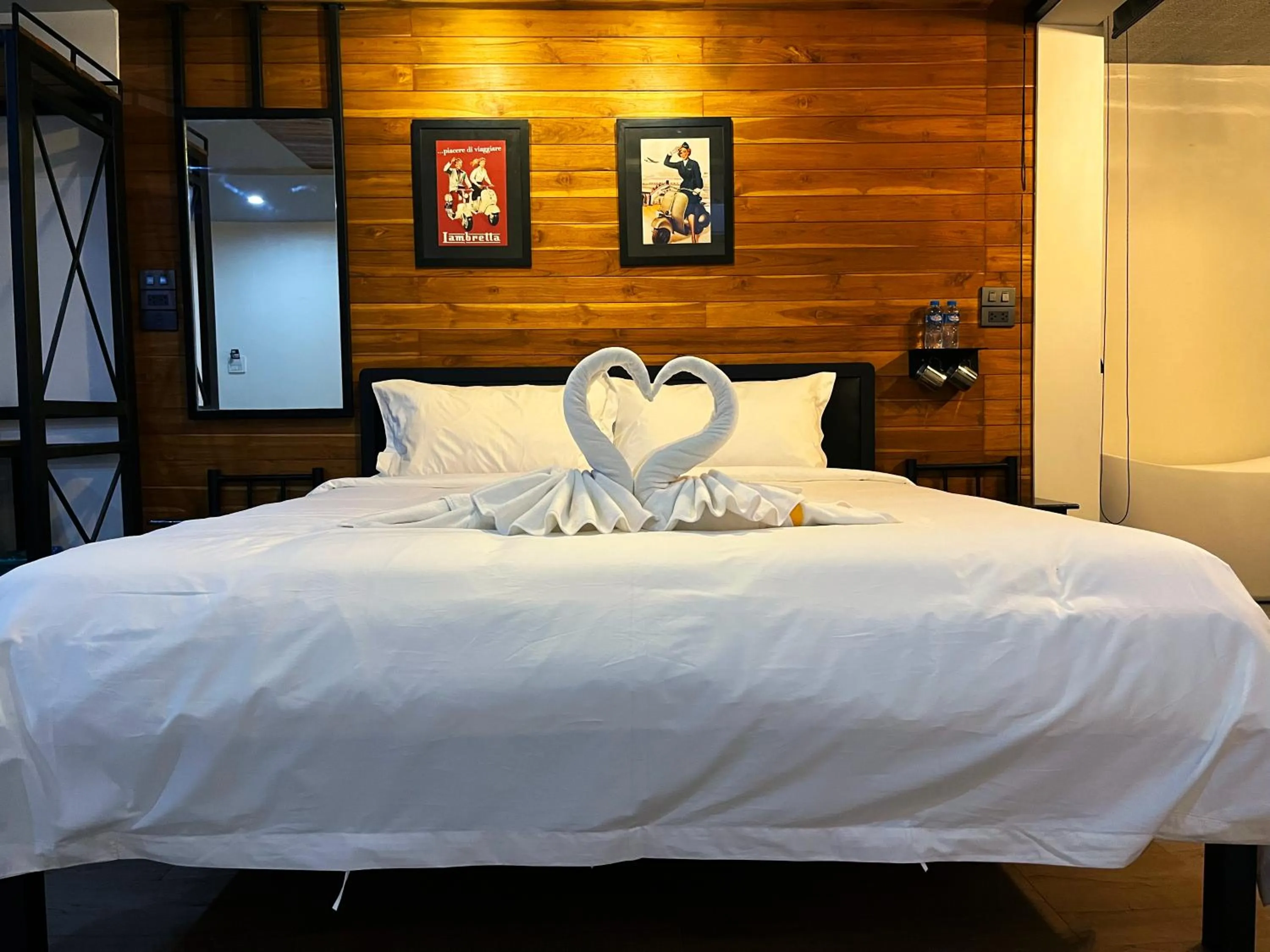 Bed in Kong Resort Vangvieng