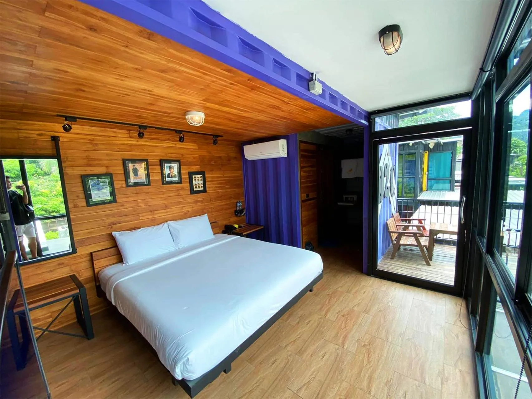 Bed in Kong Resort Vangvieng