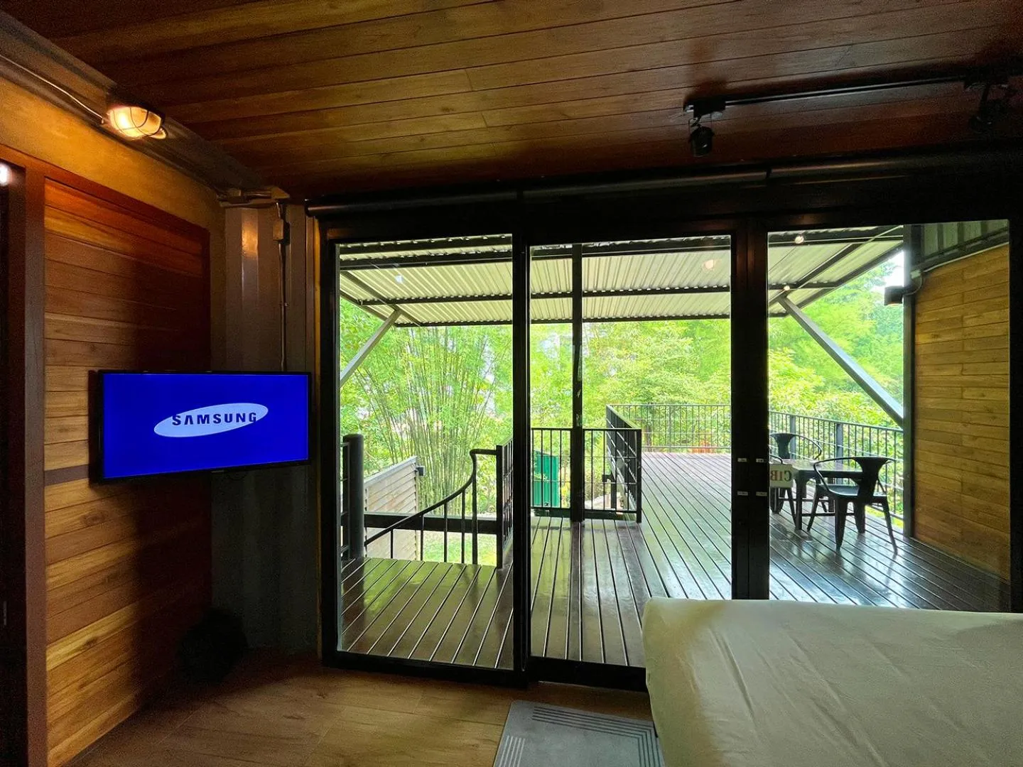 TV and multimedia in Kong Resort Vangvieng