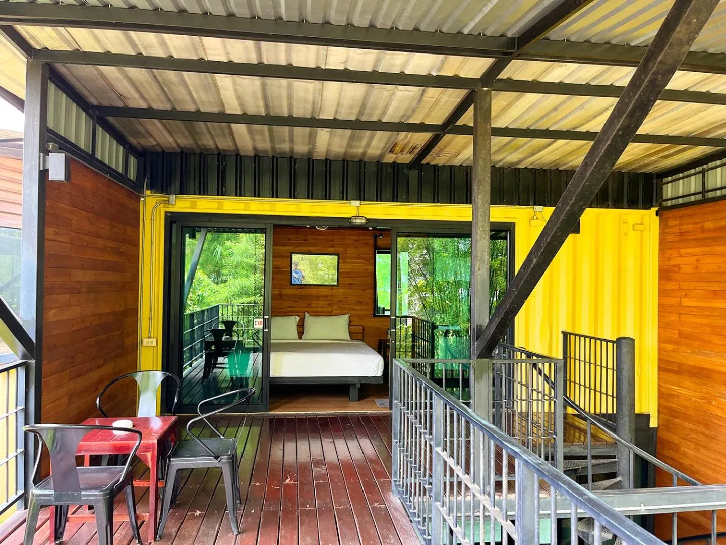 Balcony/Terrace, Bed in Kong Resort Vangvieng