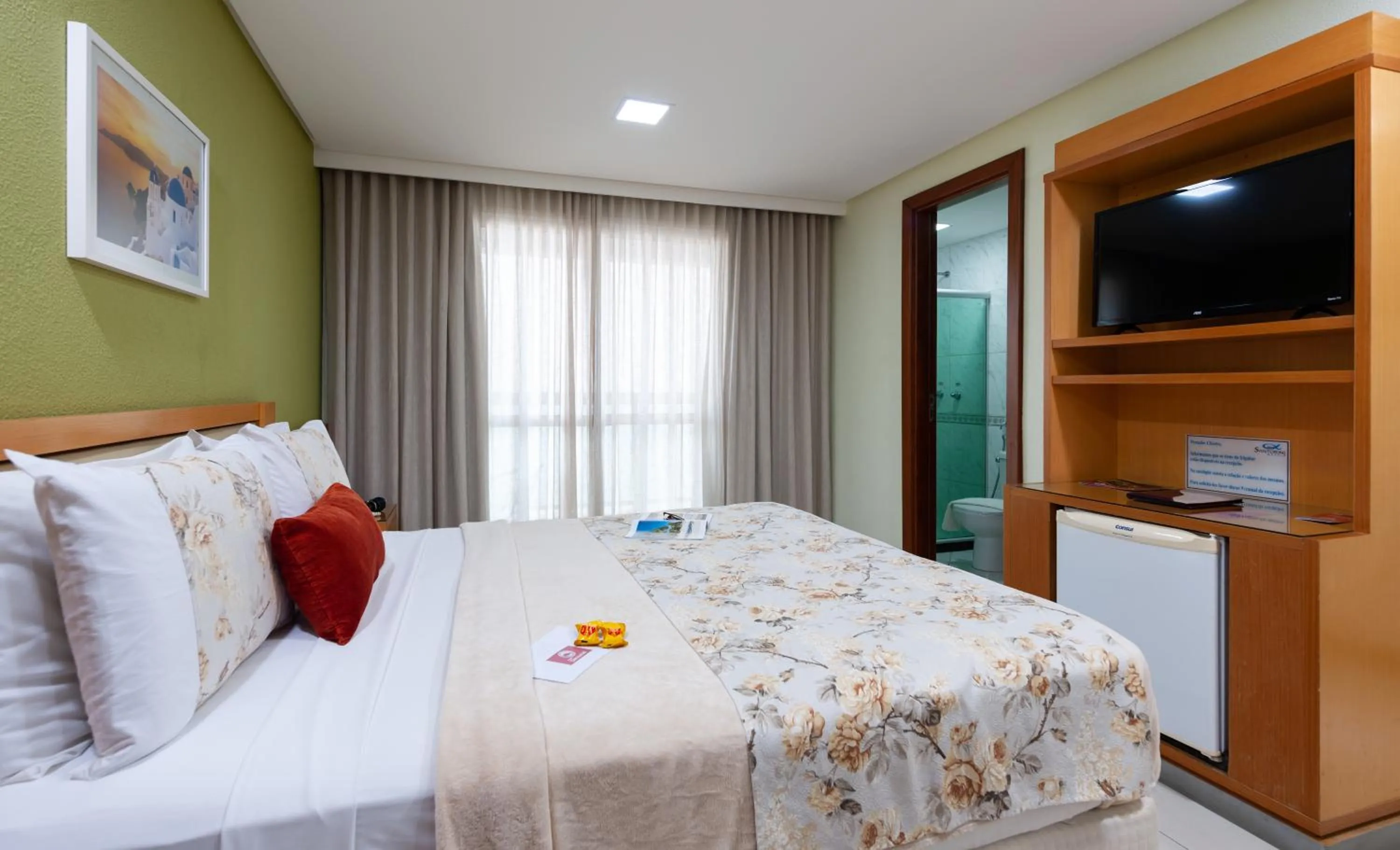 TV and multimedia, Bed in Hotel Santorini