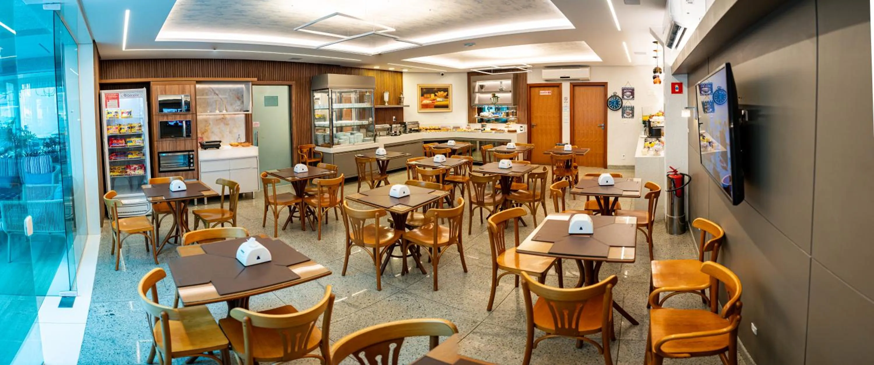 Restaurant/places to eat in Hotel Santorini