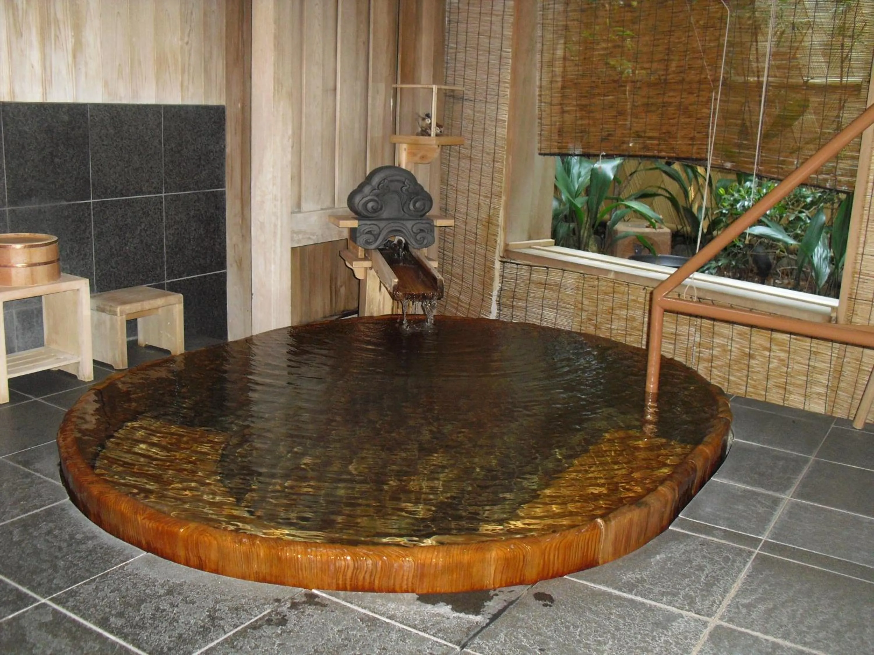 Hot Spring Bath in Seizan Yamato